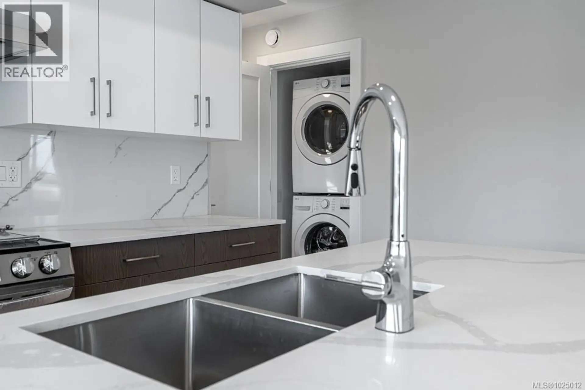 Property at #206 171 JENSEN AVE W, Parksville, BC