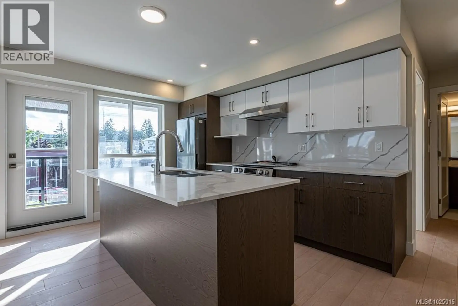 Property at #317 171 JENSEN AVE W, Parksville, BC