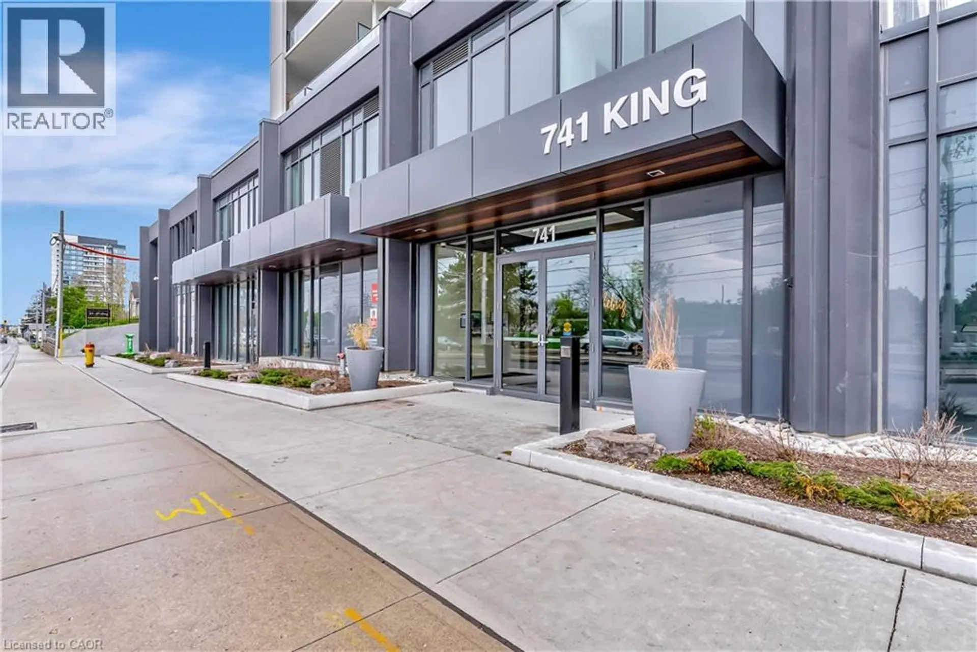 #1811 741 KING Street - Image 2