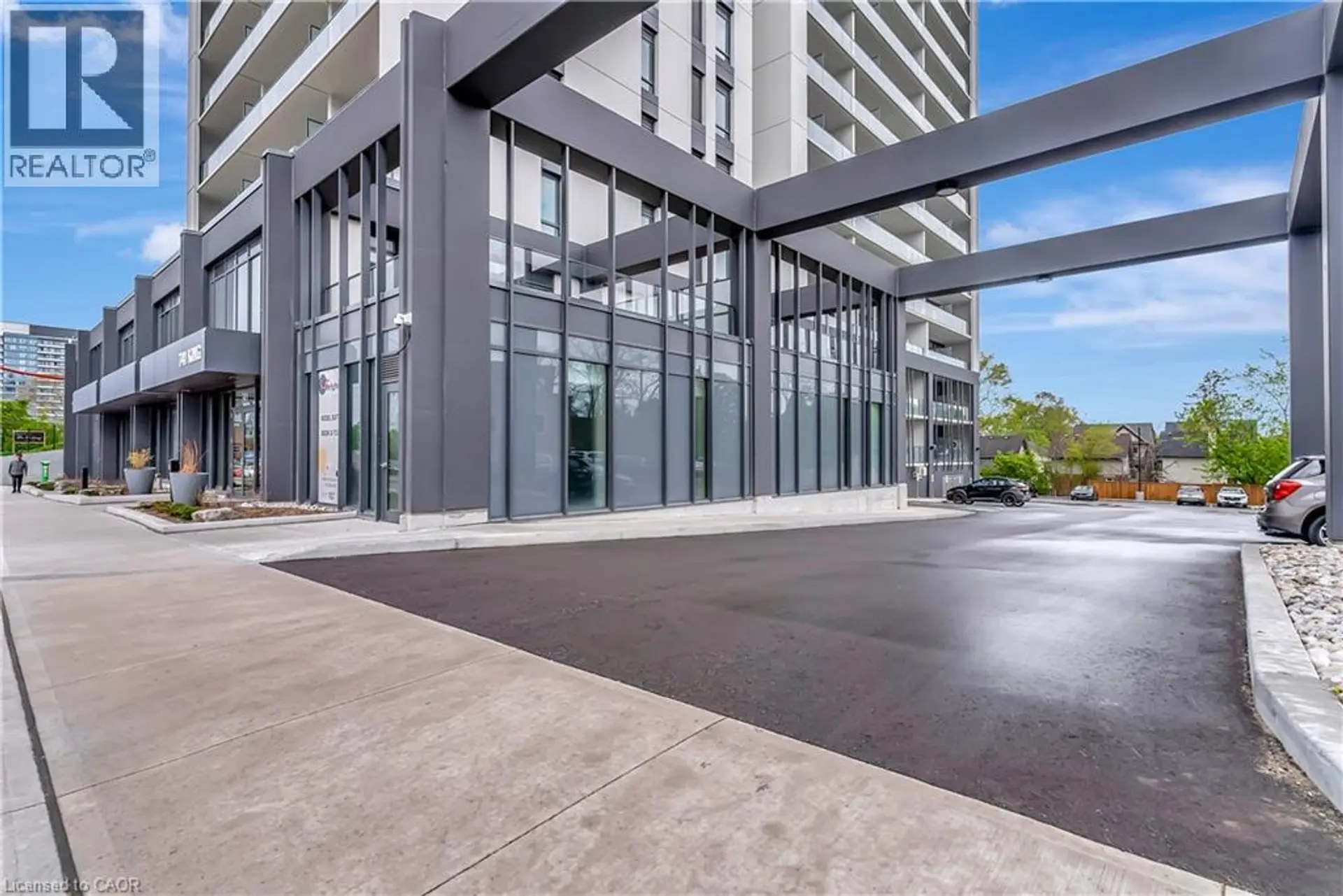 #1811 741 KING Street - Image 3