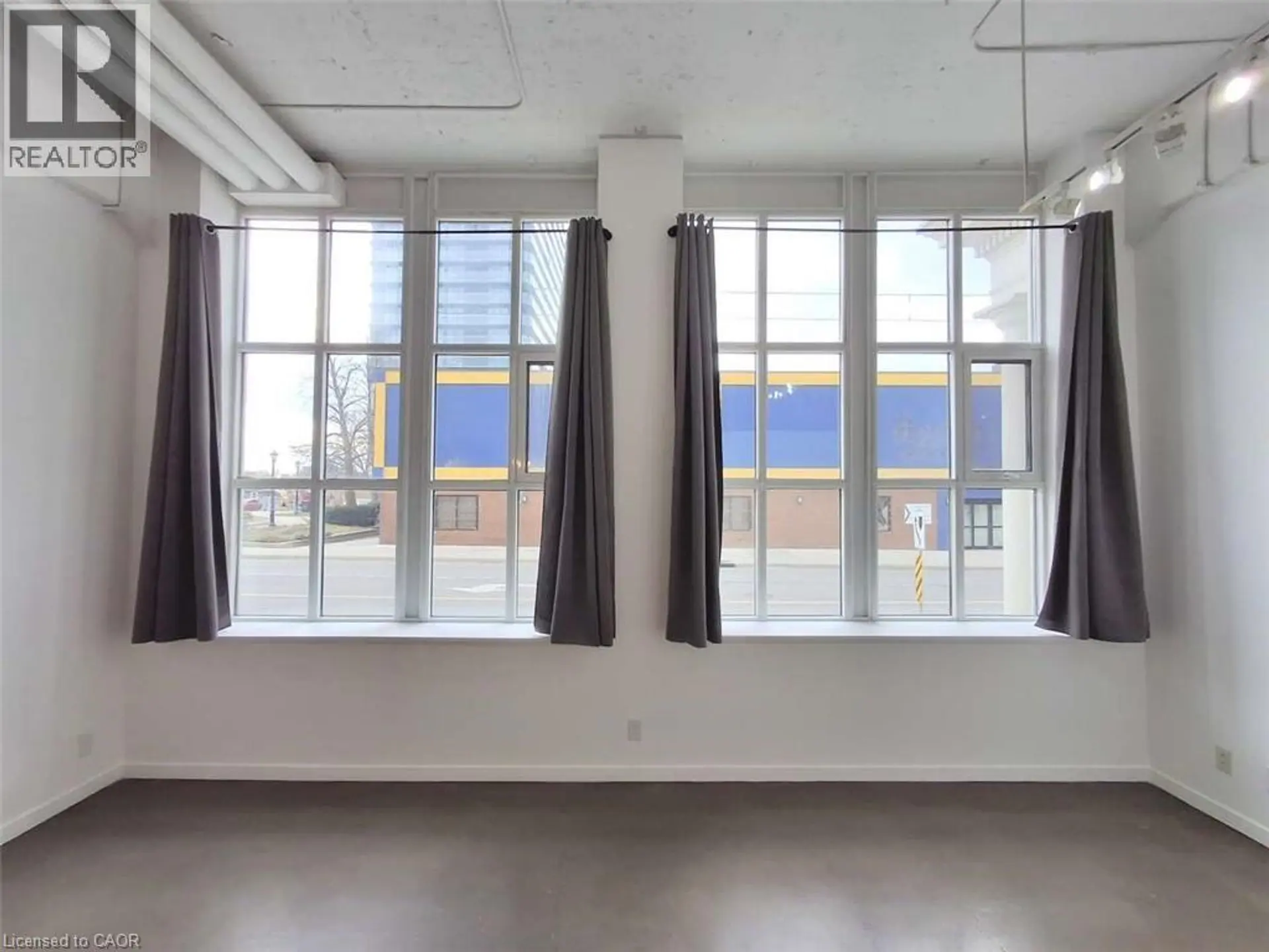 #116 404 W KING STREET W - Image 4