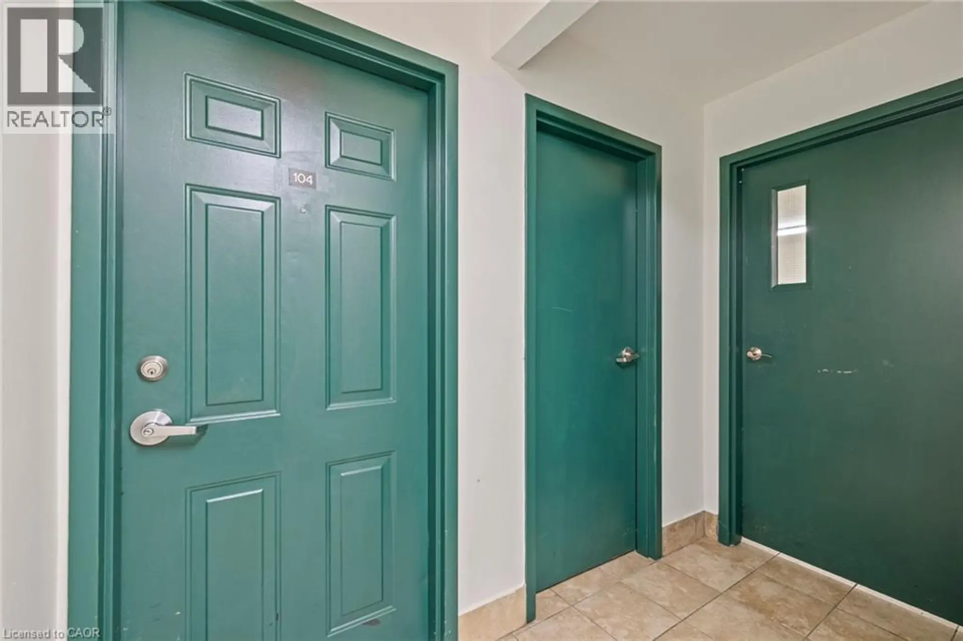 #104 28 VICTORIA AVENUE N - Image 4