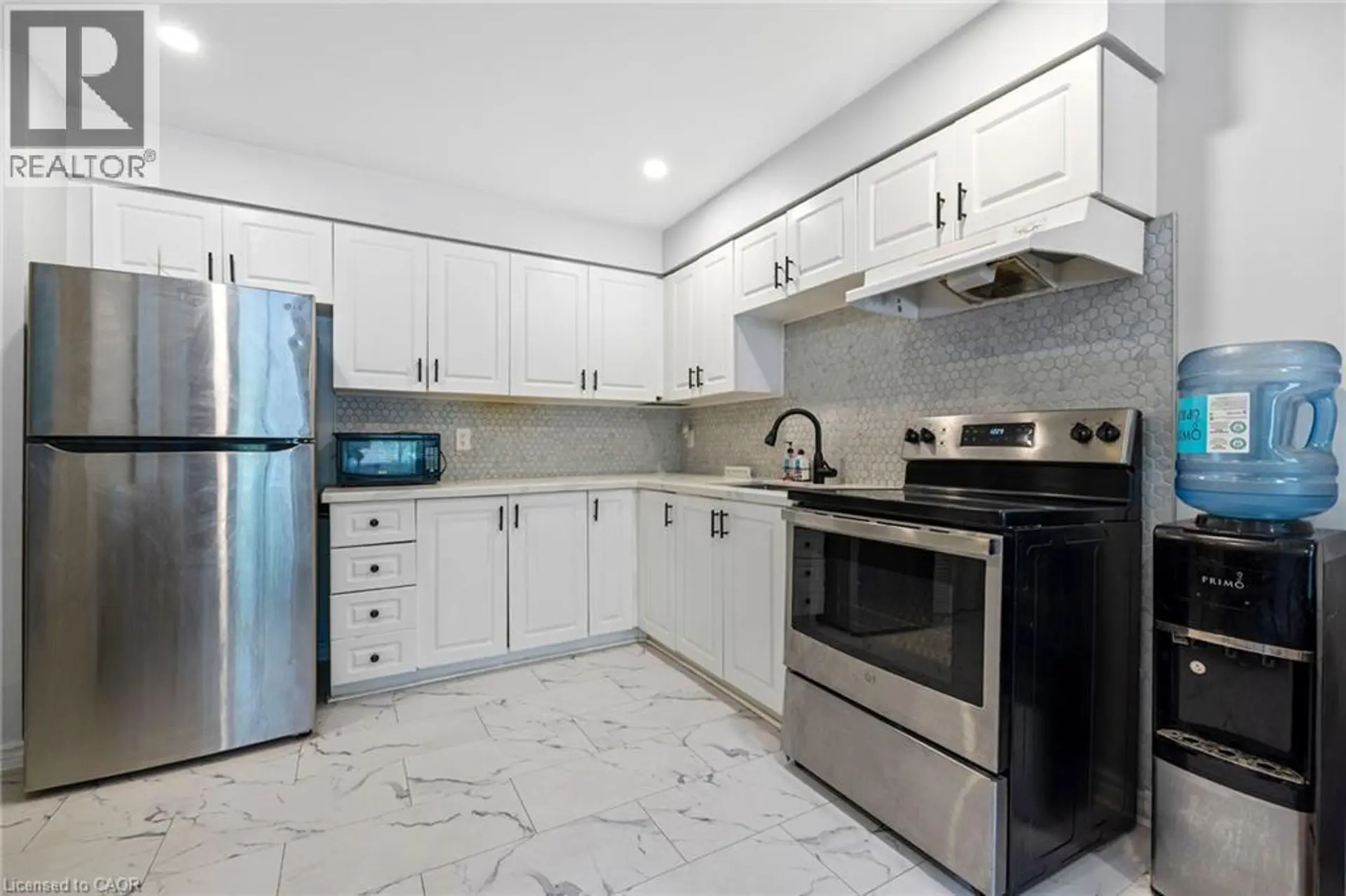 #104 28 VICTORIA AVENUE N - Image 11