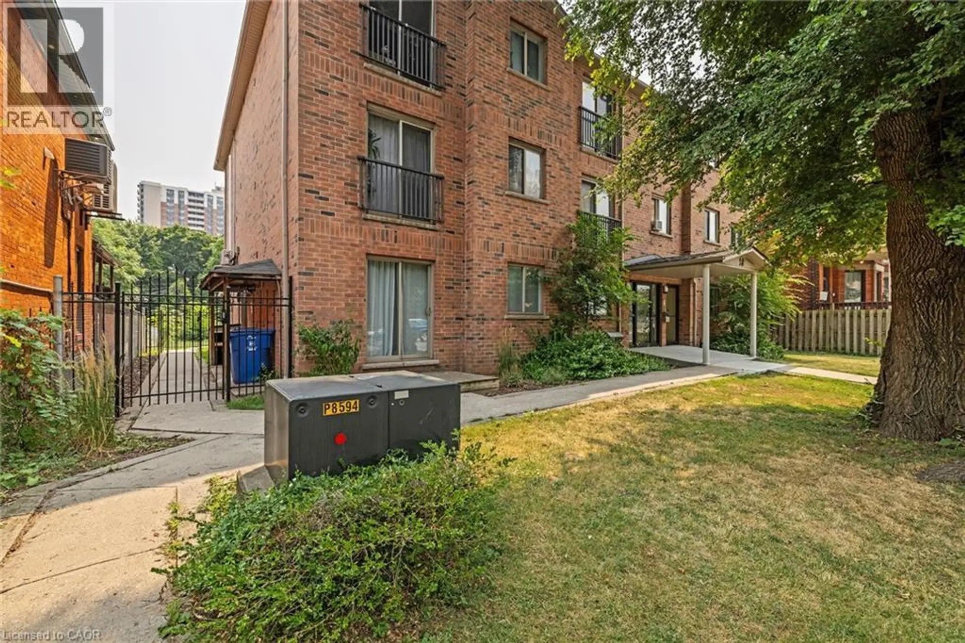 #104 28 VICTORIA AVENUE N - Image 16