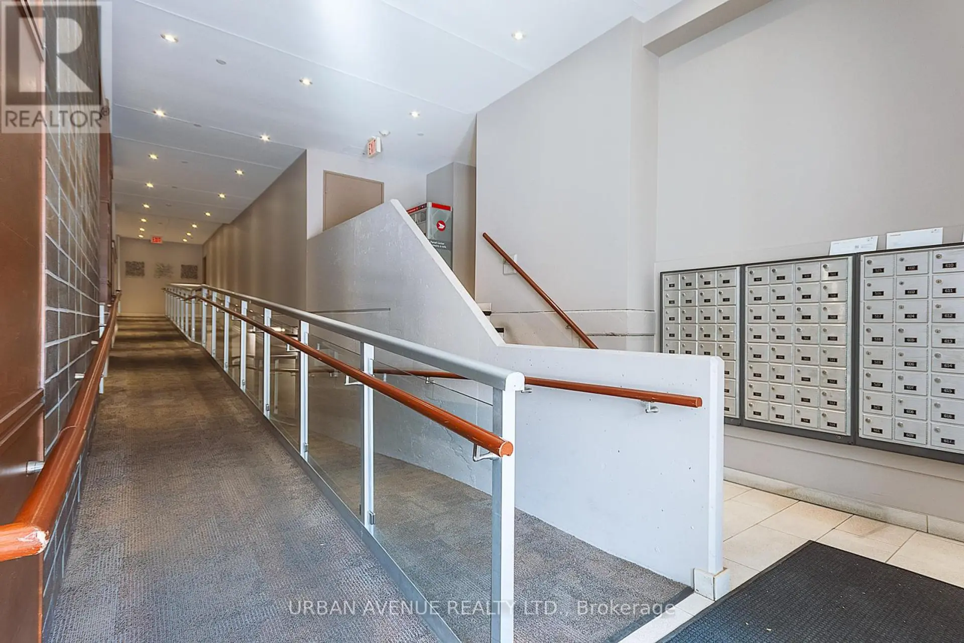 #707 44 BOND STREET W - Image 3