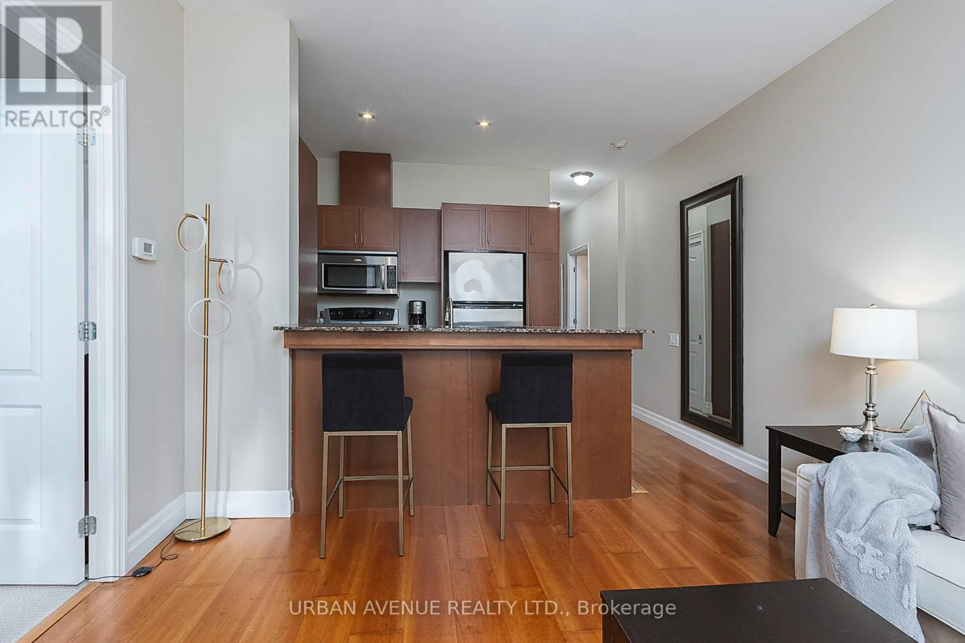 #707 44 BOND STREET W - Image 9