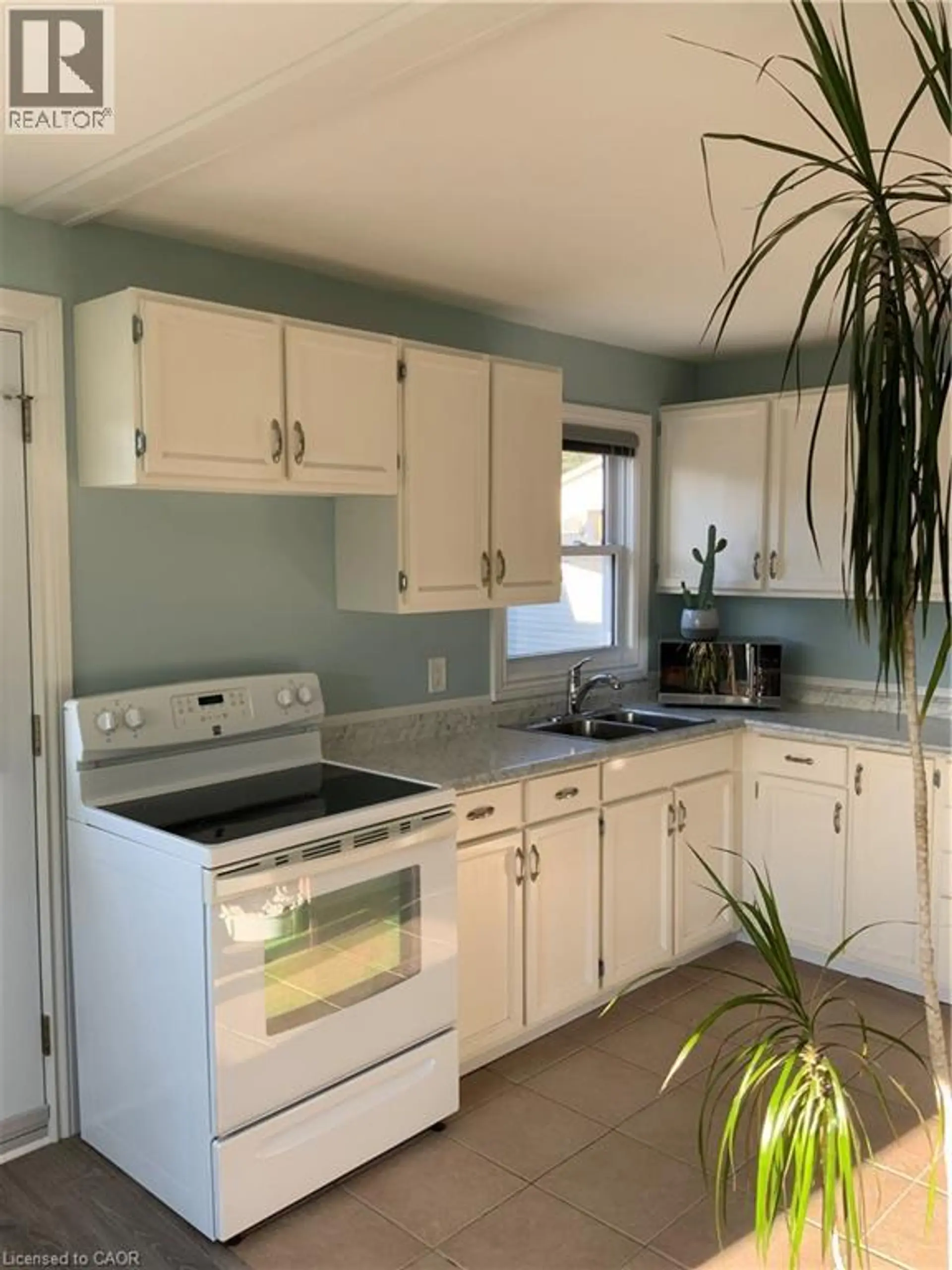 25 FIRST Avenue - Image 3