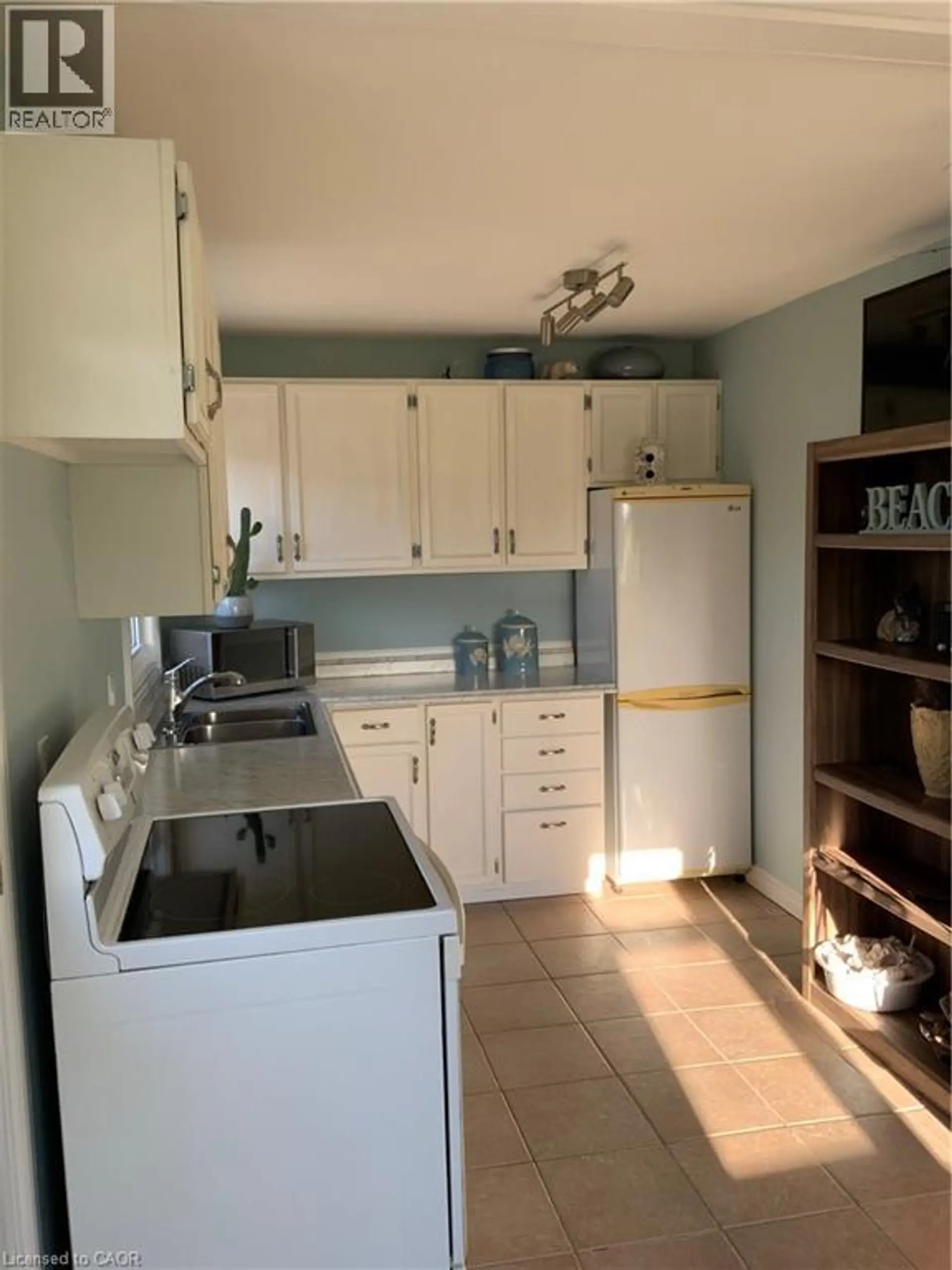 25 FIRST Avenue - Image 2