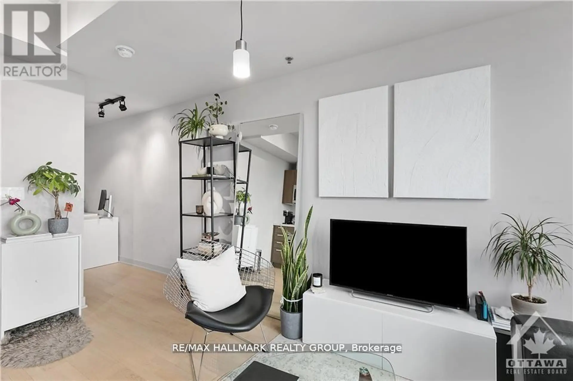 #707 203 CATHERINE STREET - Image 10