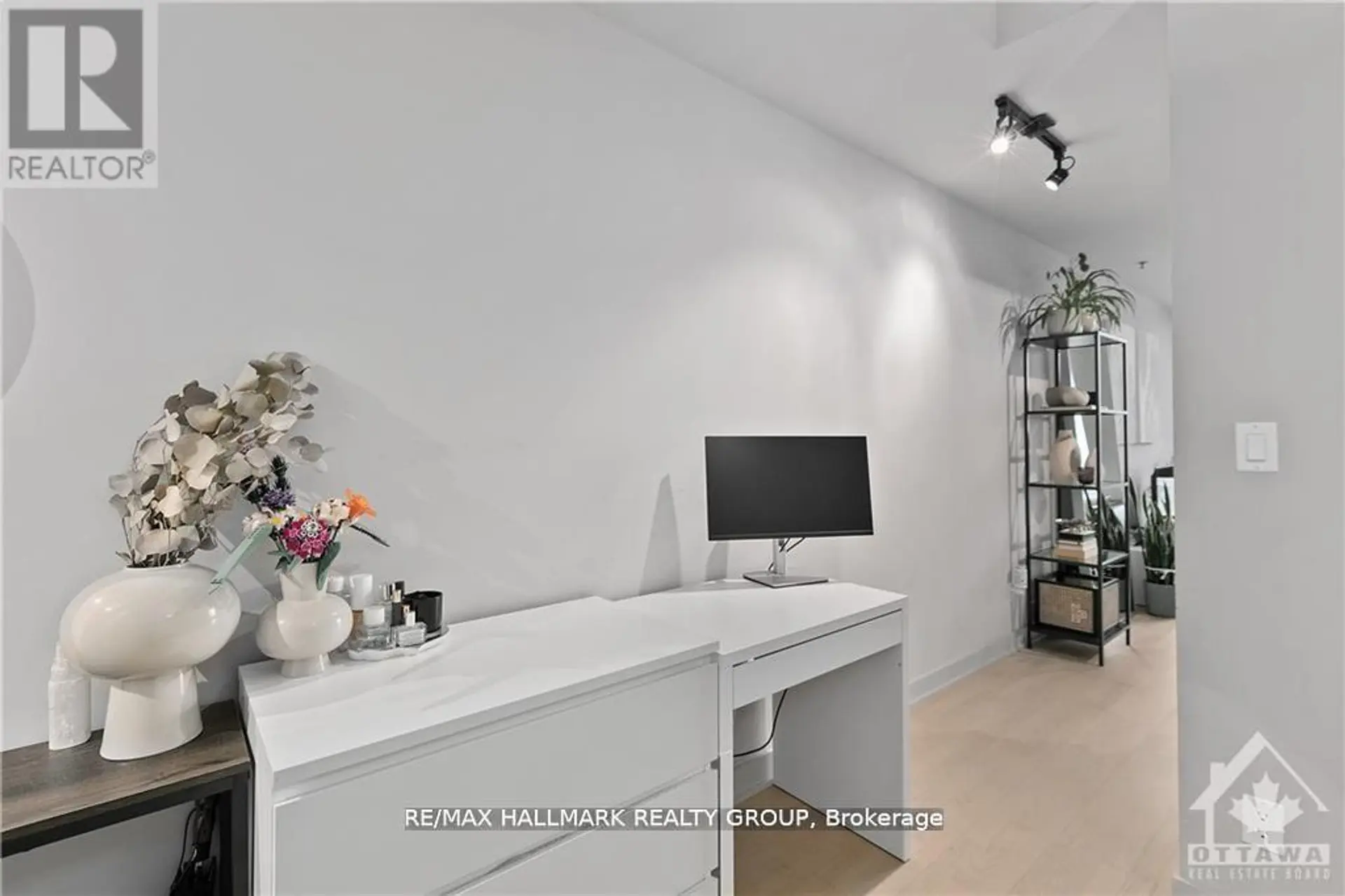 #707 203 CATHERINE STREET - Image 11