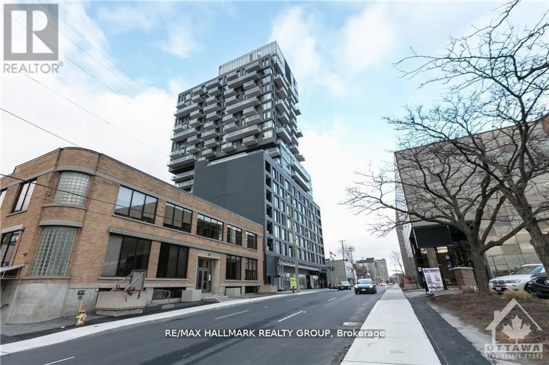 #707 203 CATHERINE STREET - Image 2