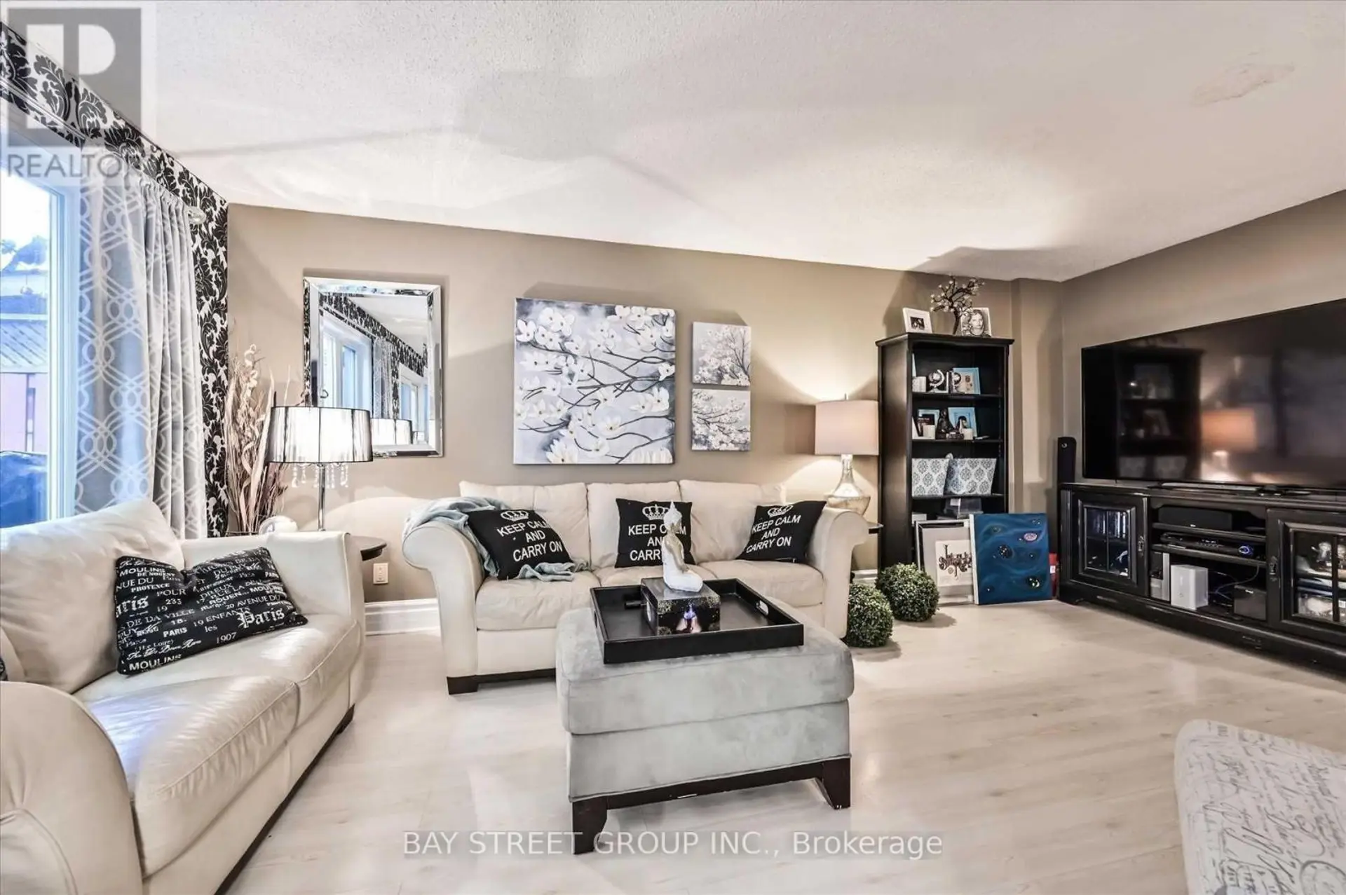 39 BARRINGTON CRESCENT - Image 1