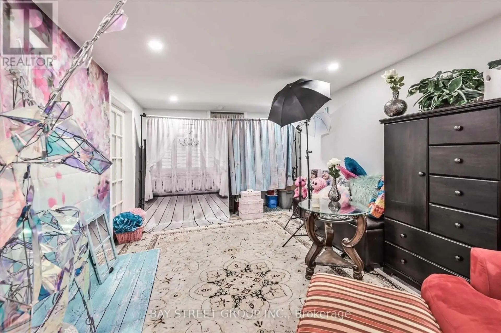 39 BARRINGTON CRESCENT - Image 4