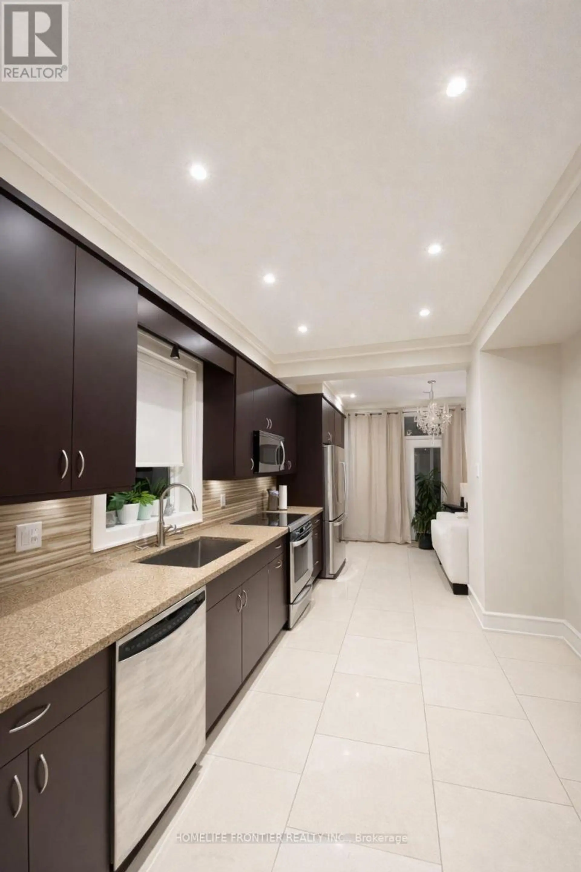 38 HENDERSON AVENUE - Image 4