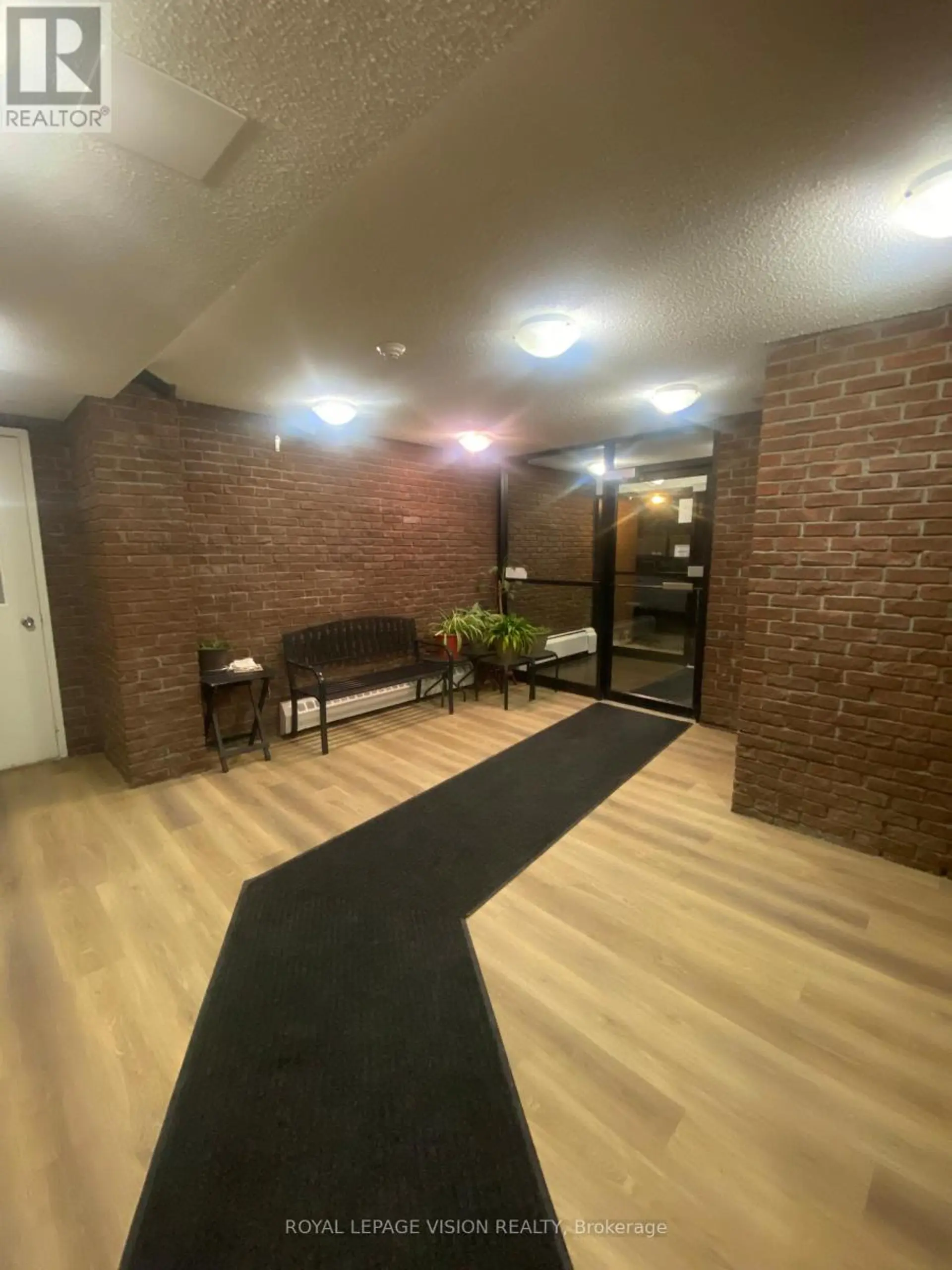 #205 895 KENNEDY ROAD - Image 18