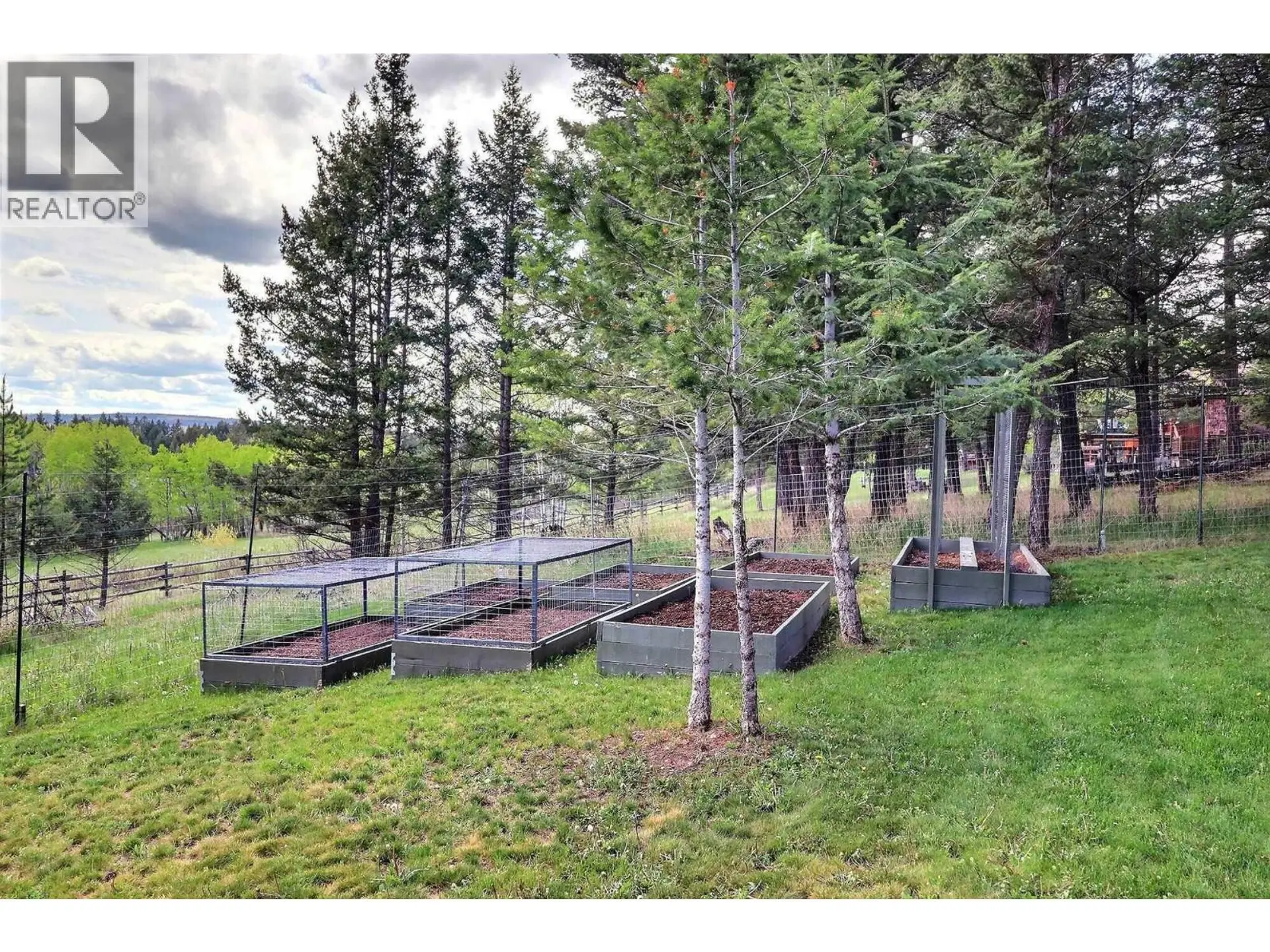 Property at 5042 GLOINNZUN DRIVE, 108 Mile Ranch, BC