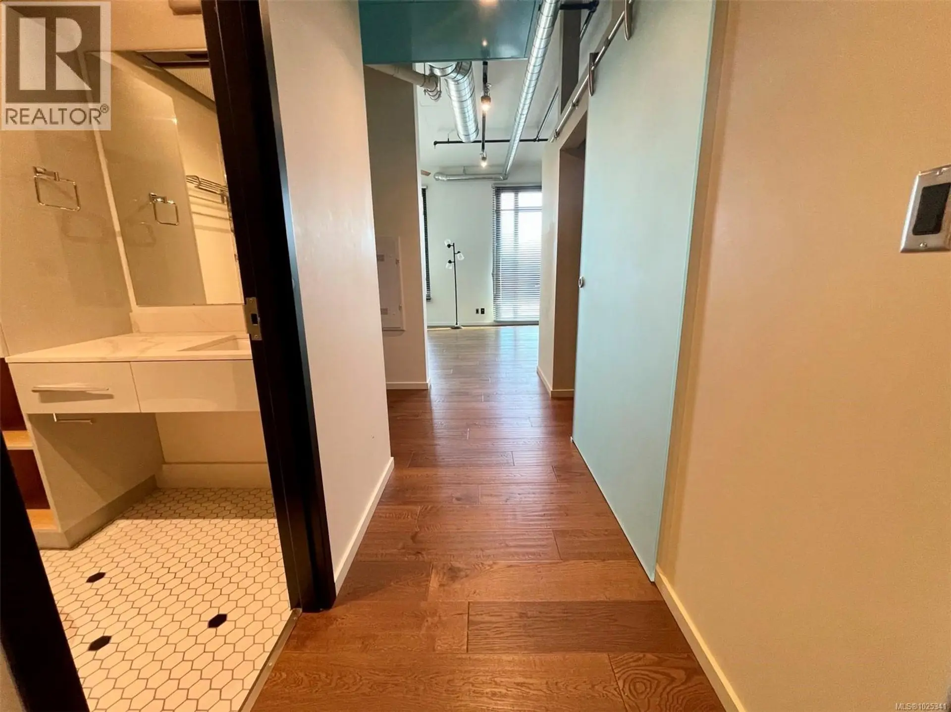 Property at #818 1029 VIEW ST, Victoria, BC