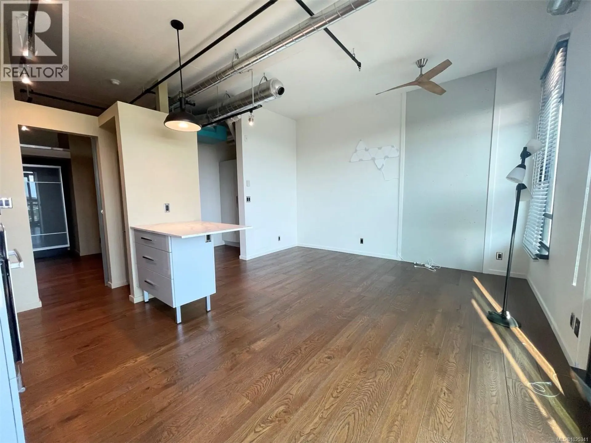 Property at #818 1029 VIEW ST, Victoria, BC