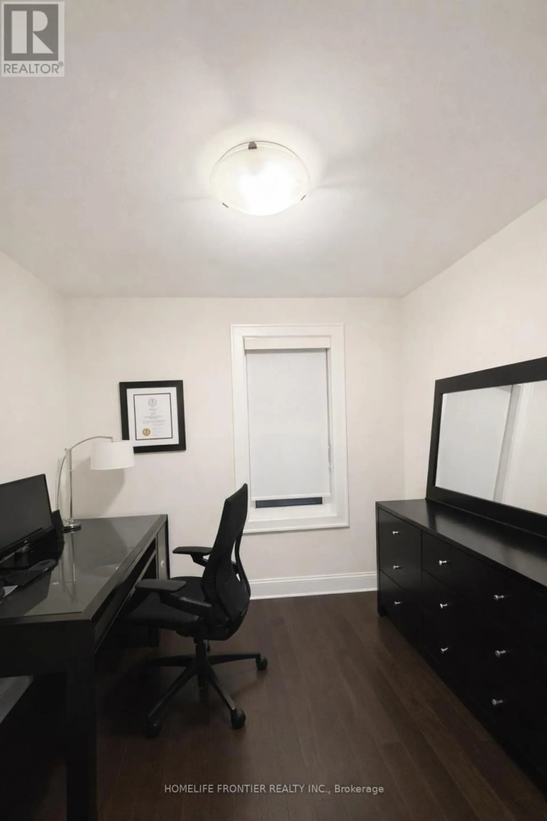38 HENDERSON AVENUE - Image 12