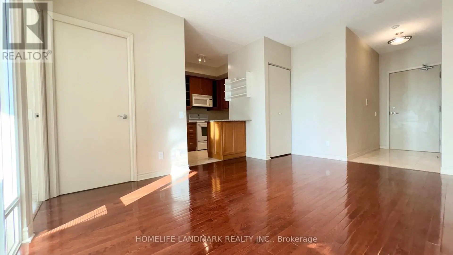 #1015 60 BYNG AVENUE - Image 11