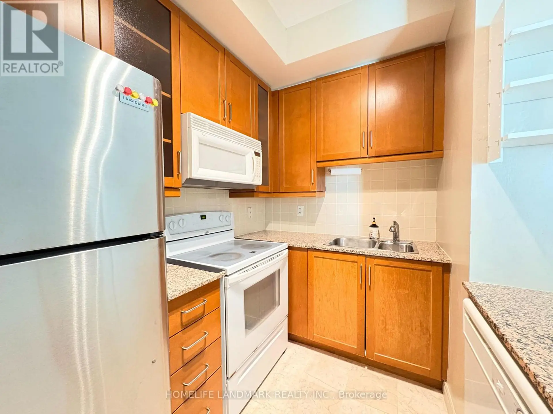 #1015 60 BYNG AVENUE - Image 9