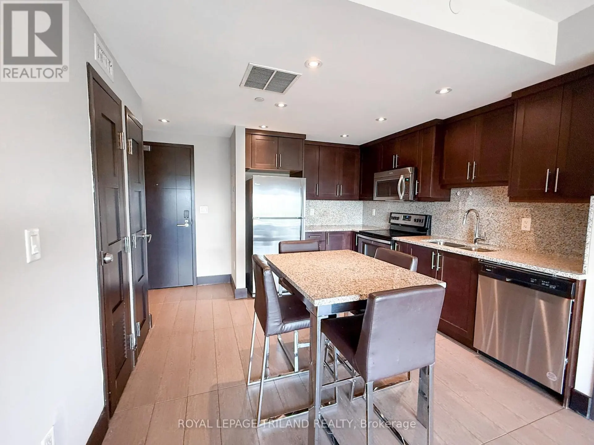#1116 1235 RICHMOND STREET - Image 3