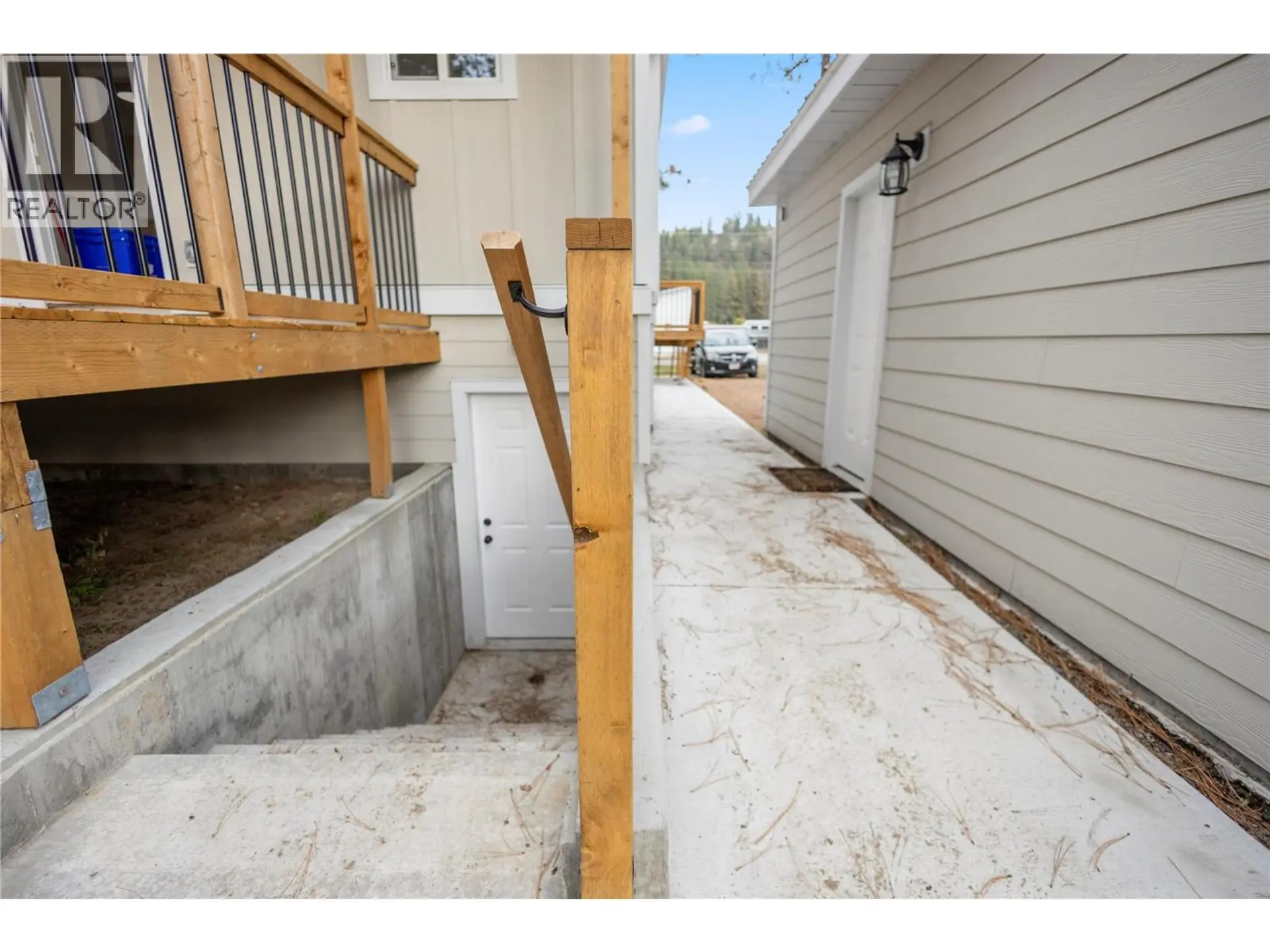 Property at 8127 DONALDSON DRIVE, Grand Forks, BC