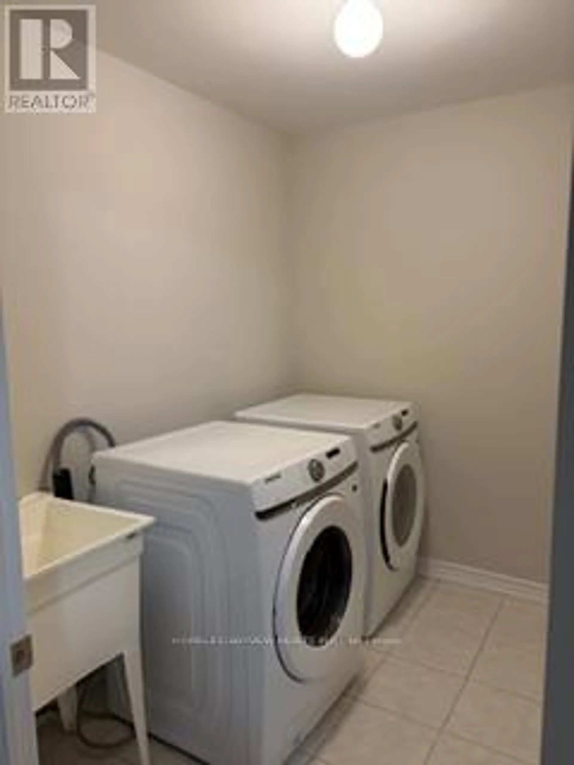 1085 SKYRIDGE BOULEVARD - Image 12