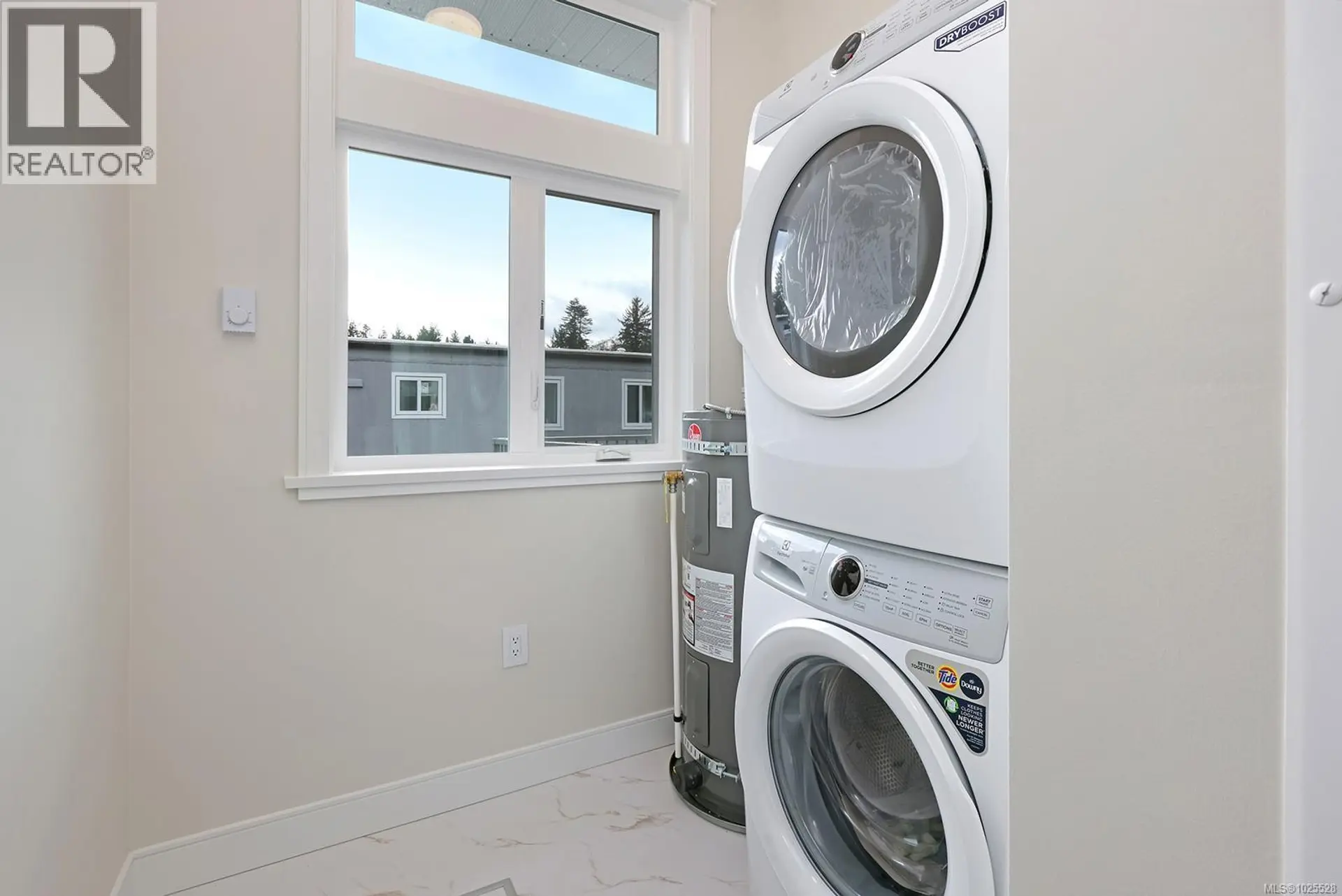 Property at #16 1240 WILKINSON RD, Comox, BC