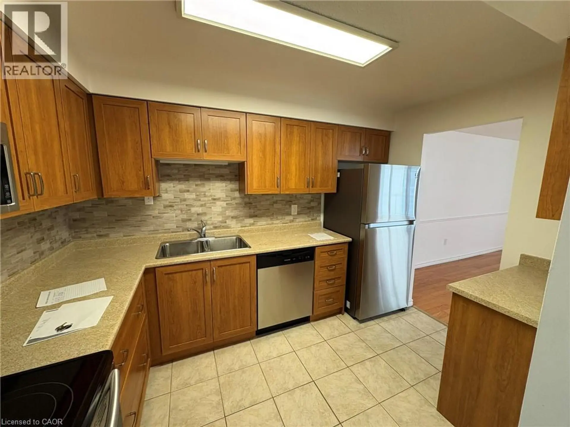 #404 363 COLBORNE Street - Image 5