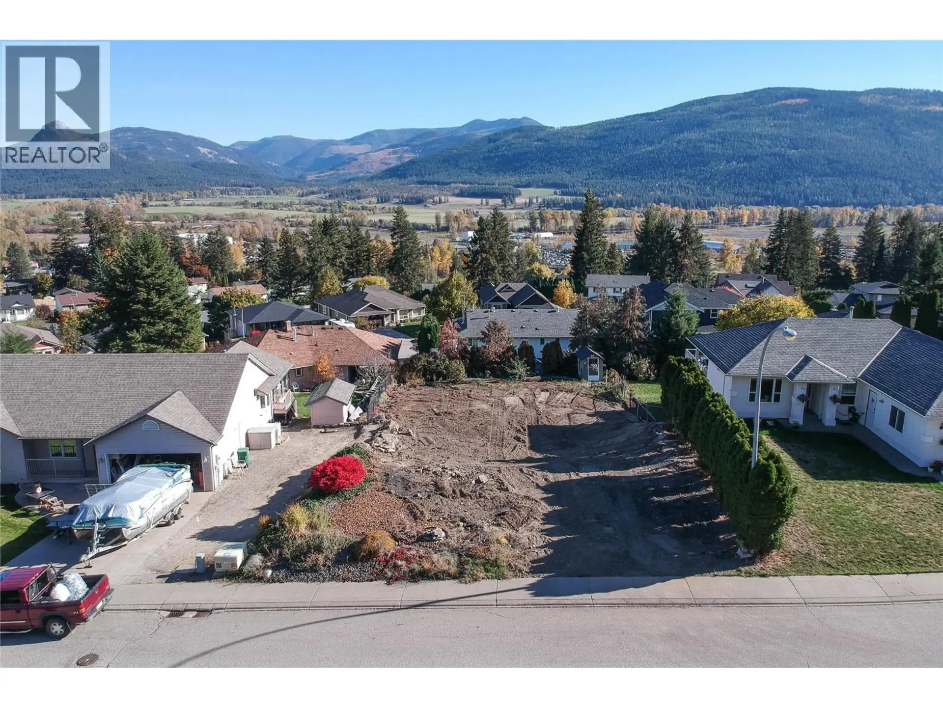 Property at 2023 MOUNTAIN VIEW AVENUE, Lumby, BC