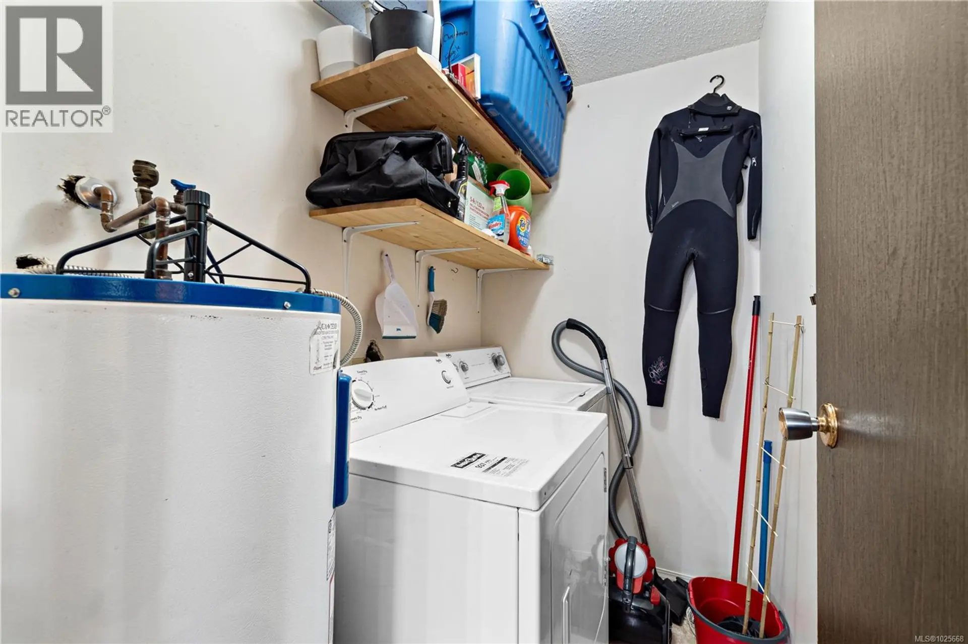 Property at #16 211 BUTTERTUBS PL, Nanaimo, BC