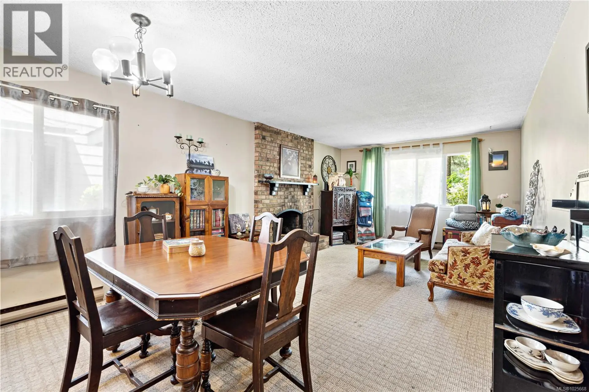 Property at #16 211 BUTTERTUBS PL, Nanaimo, BC