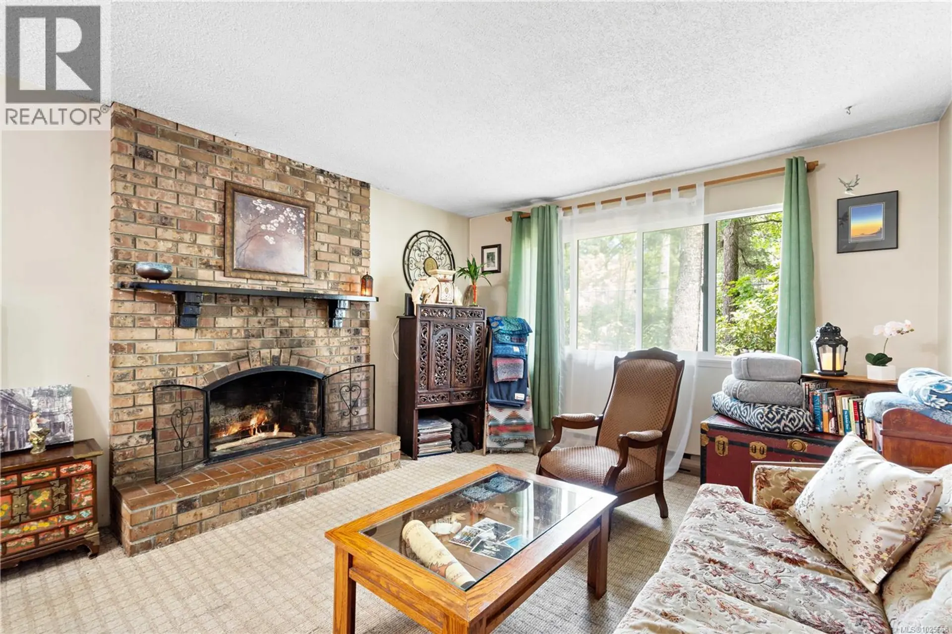 Property at #16 211 BUTTERTUBS PL, Nanaimo, BC