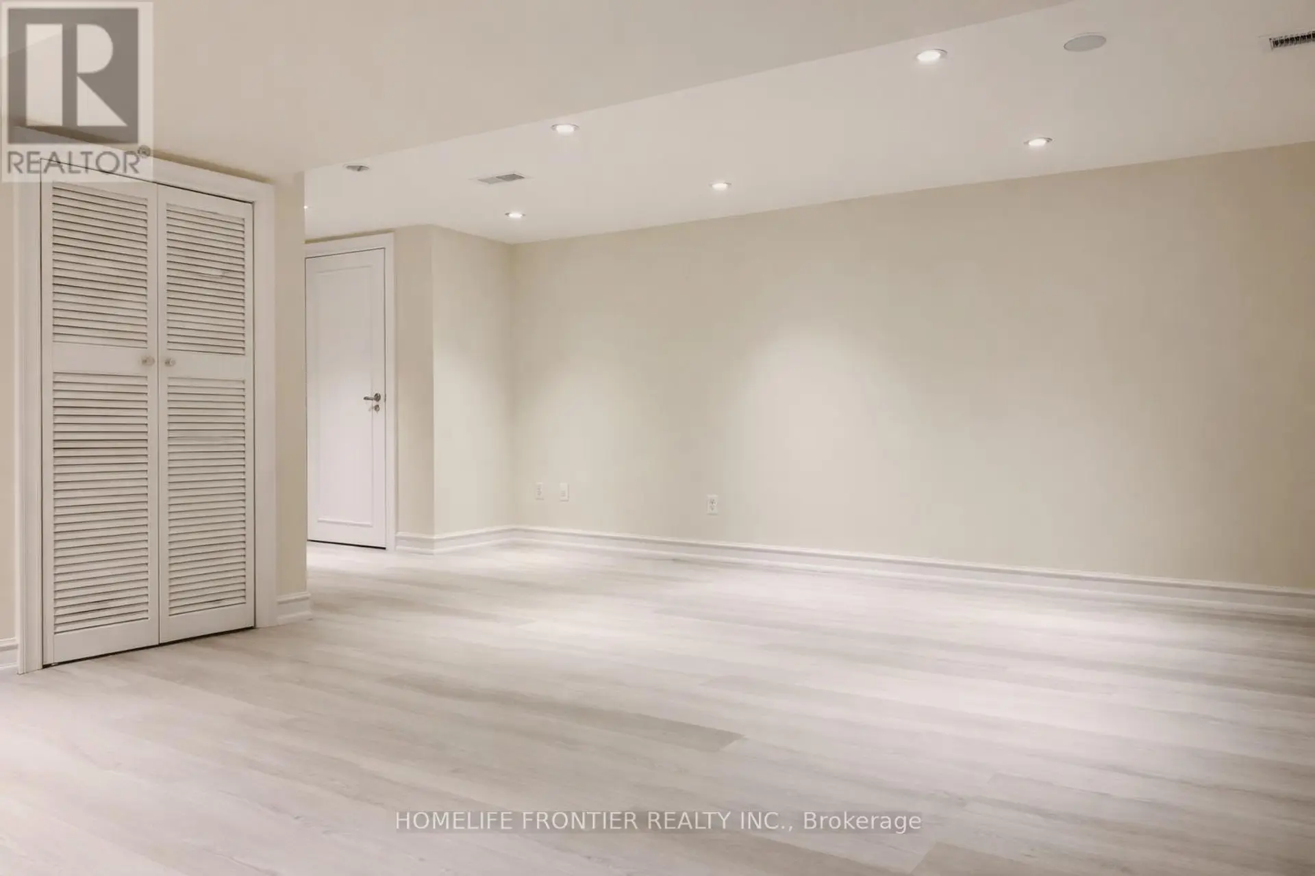 38 HENDERSON AVENUE - Image 14