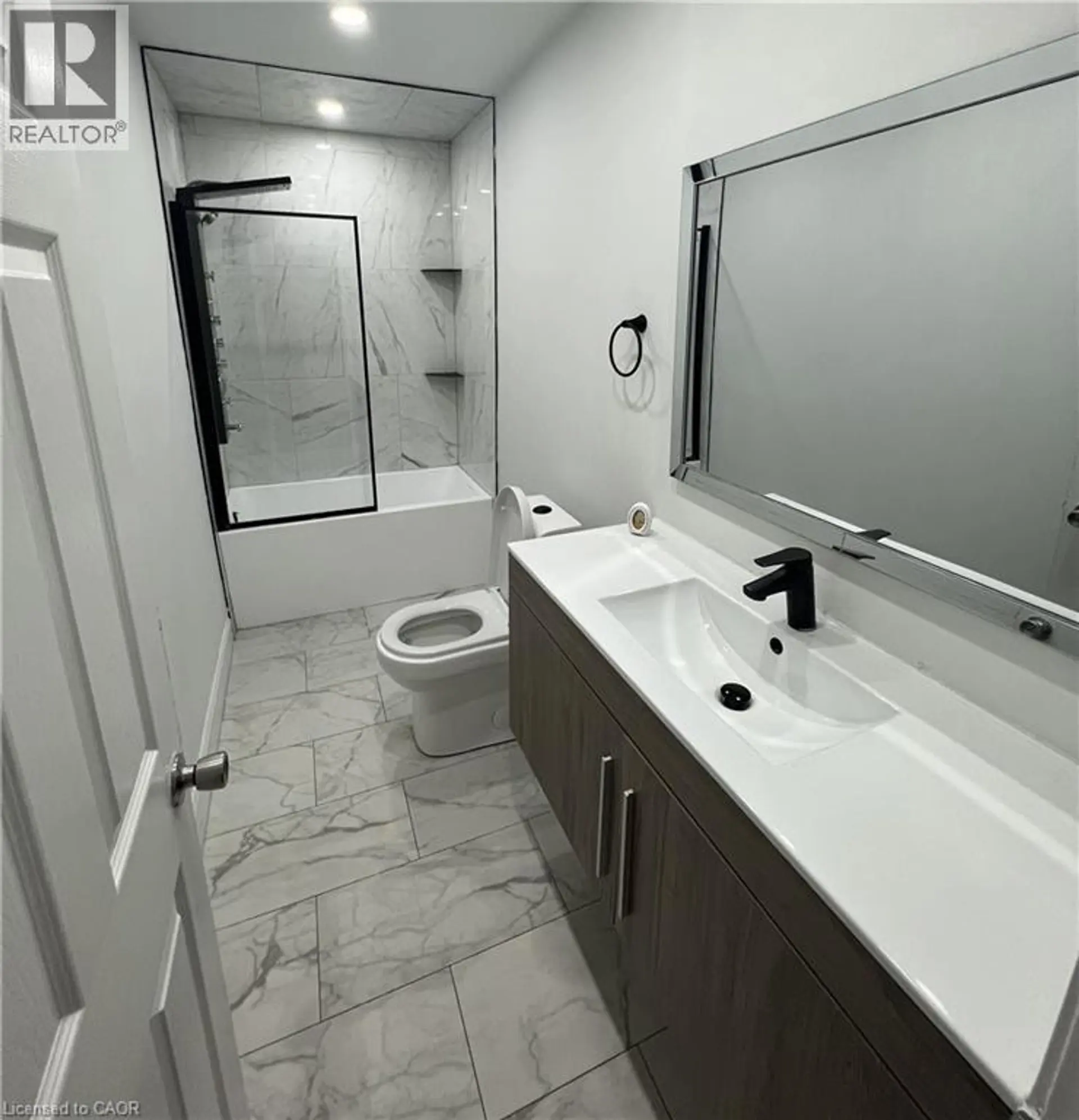 44 MADISON AVENUE - Image 10