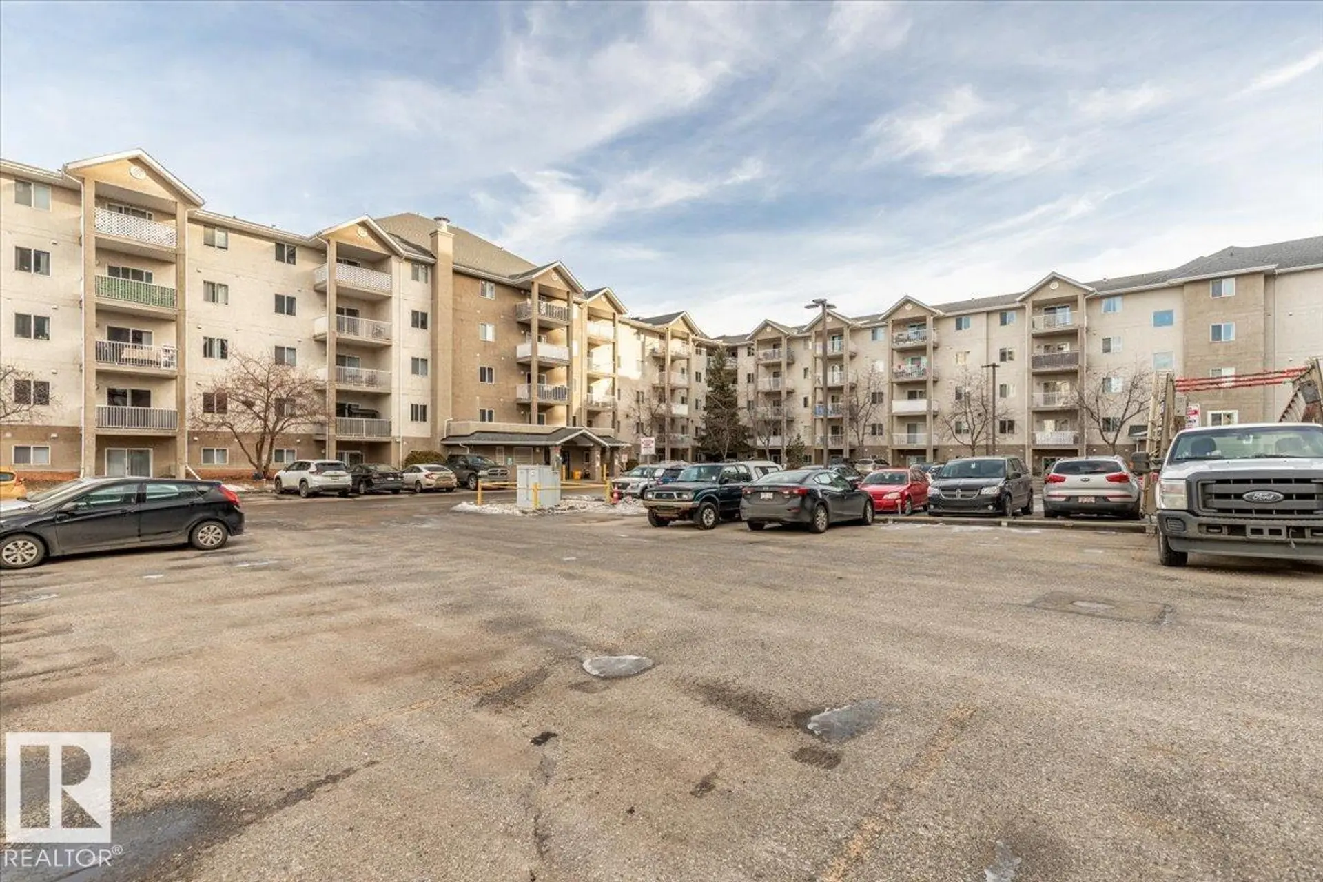 #523 10535 122 ST NW NW - Image 19