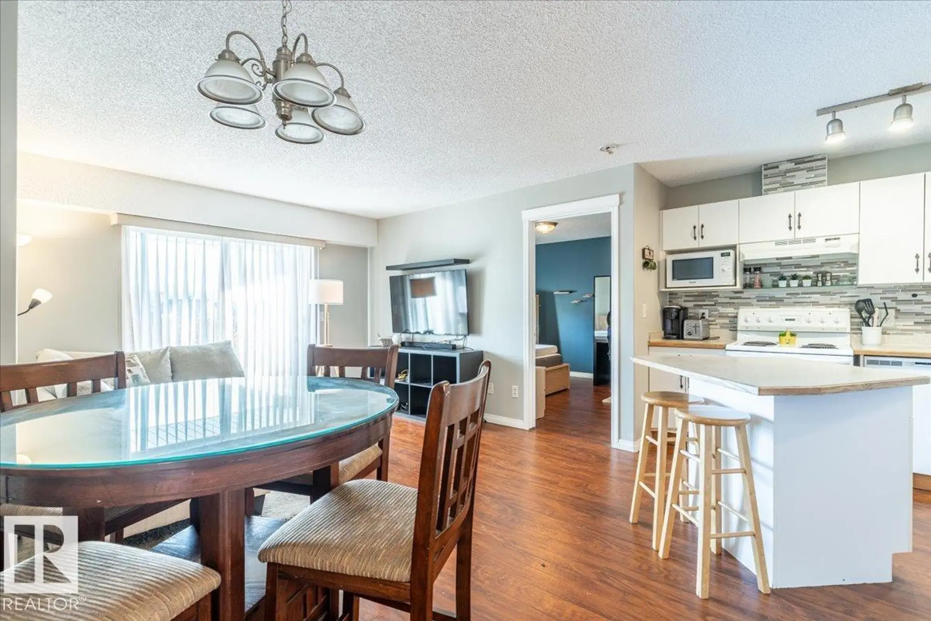 #523 10535 122 ST NW NW - Image 9
