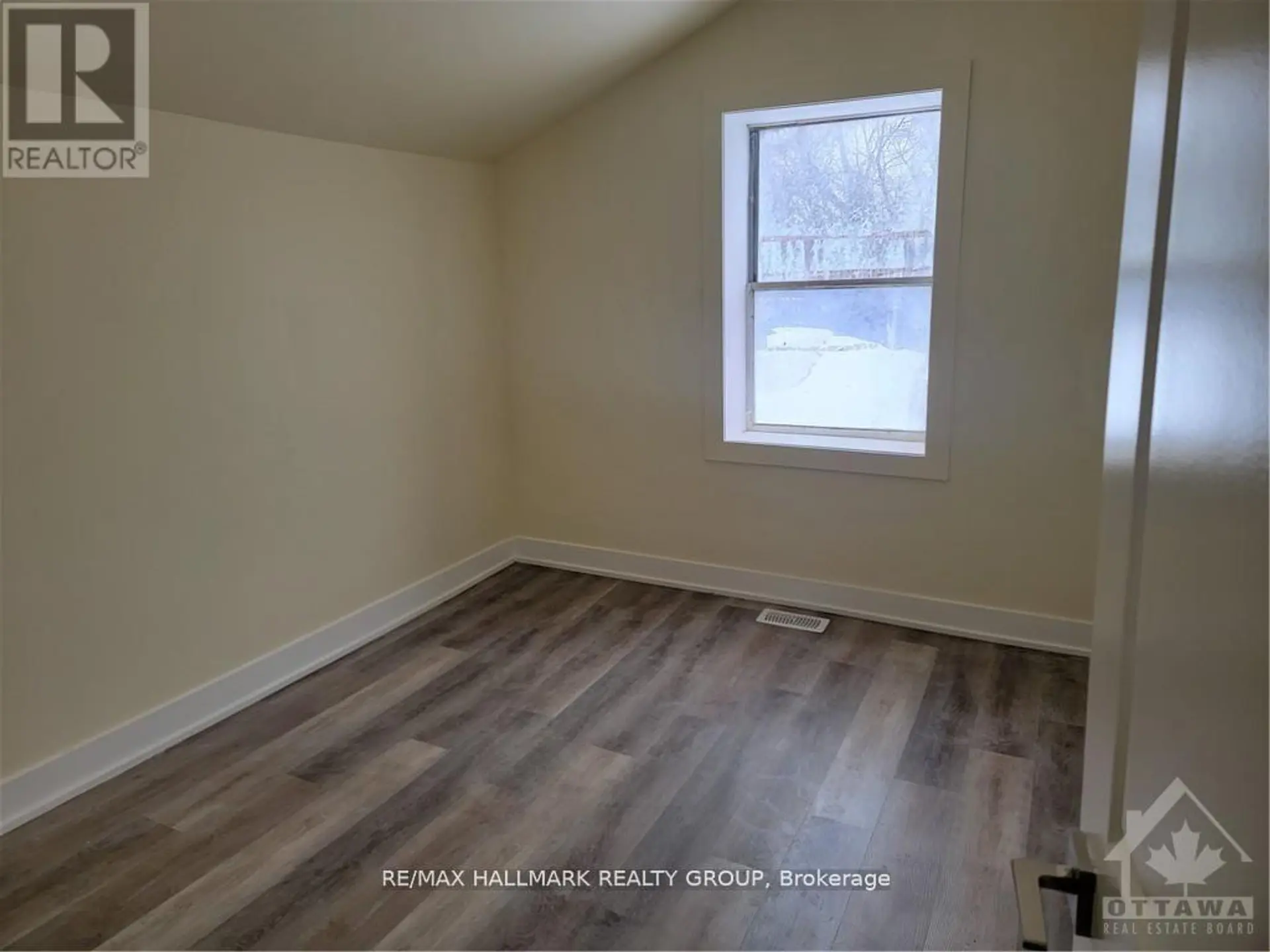 6434 BANK STREET - Image 10