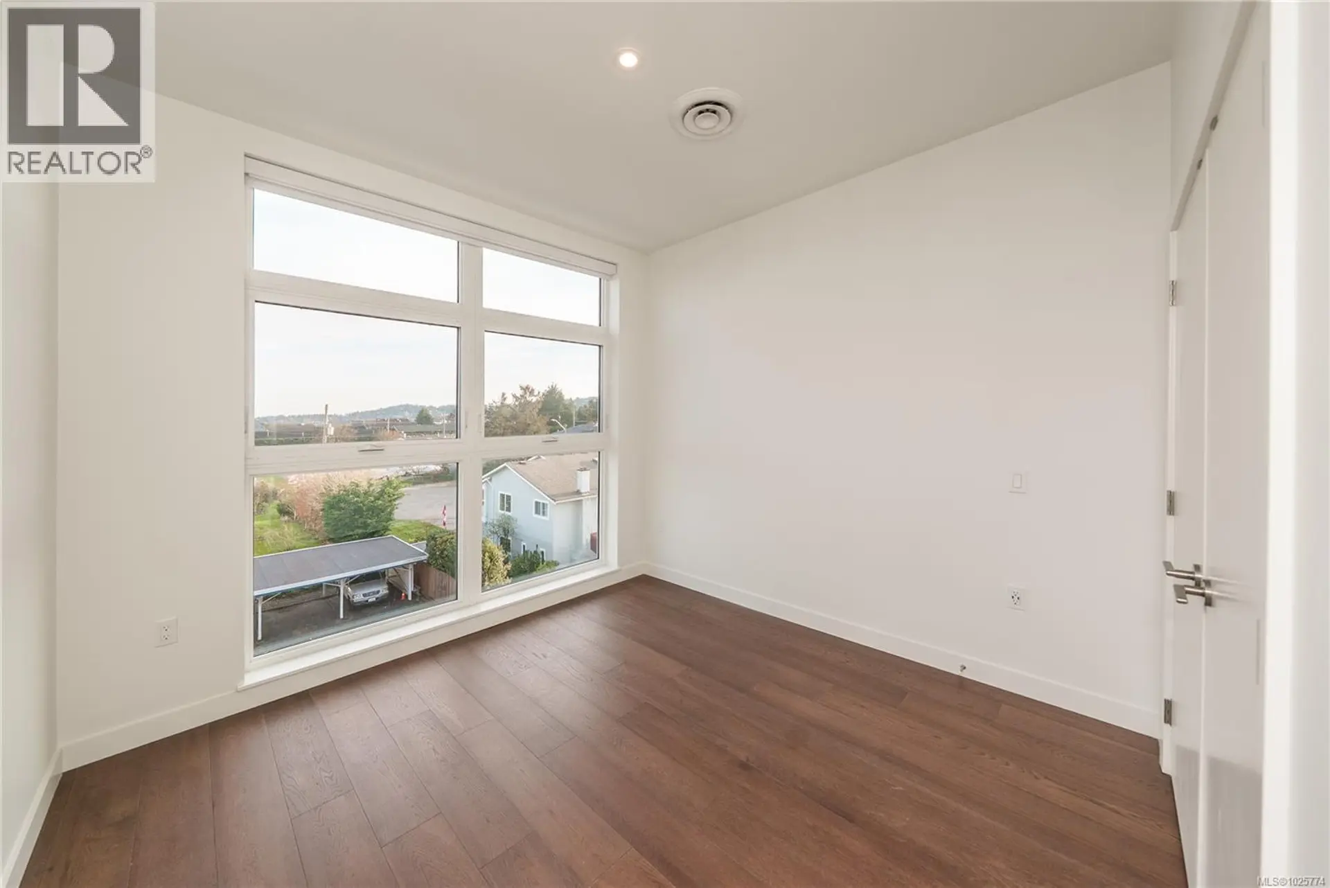 Property at #206 9570 FIFTH ST, Sidney, BC