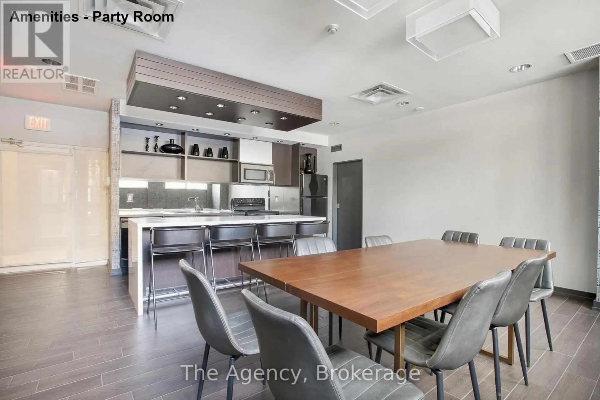 #210 76 SHUTER STREET - Image 15