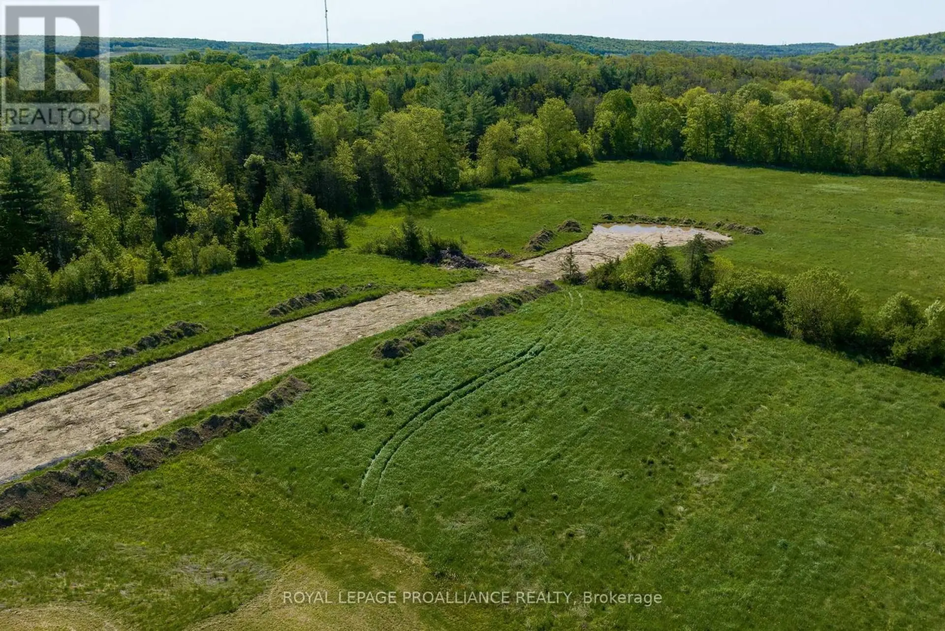 6 BEREND COURT - Image 6