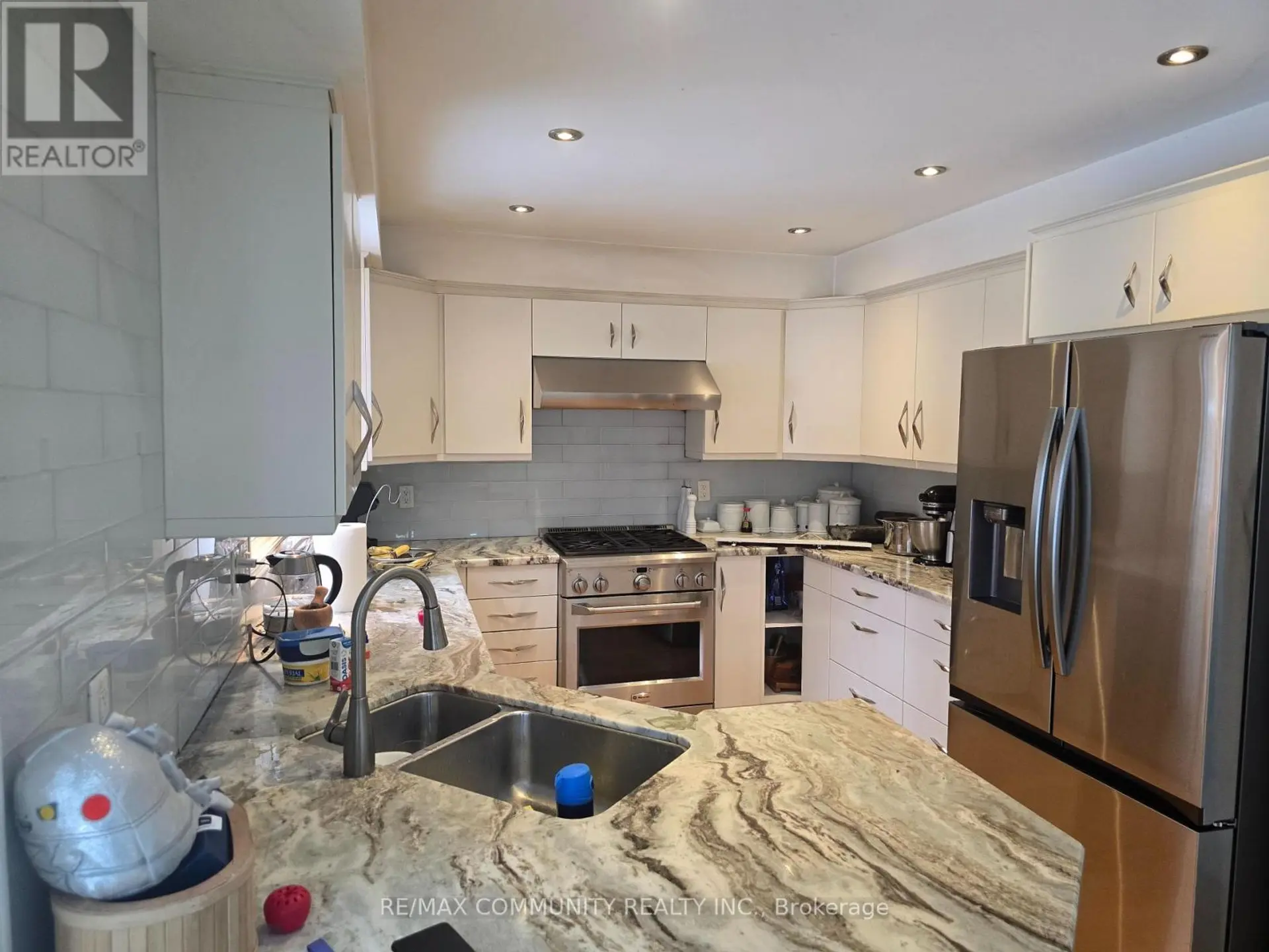 8 CARMICHAEL DRIVE N - Image 7