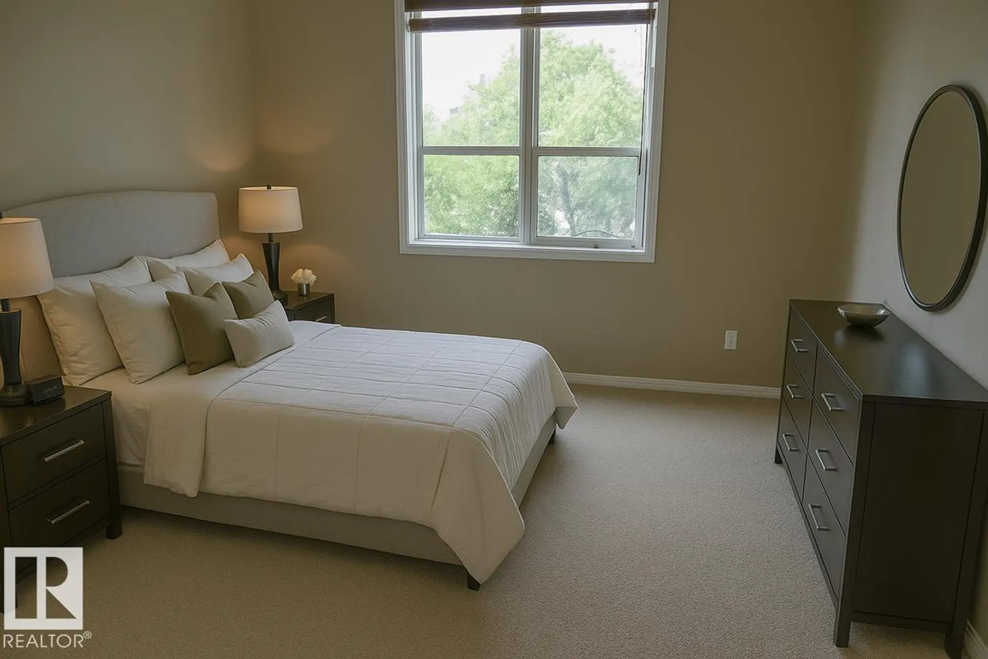 #434 10023 110 ST NW - Image 10