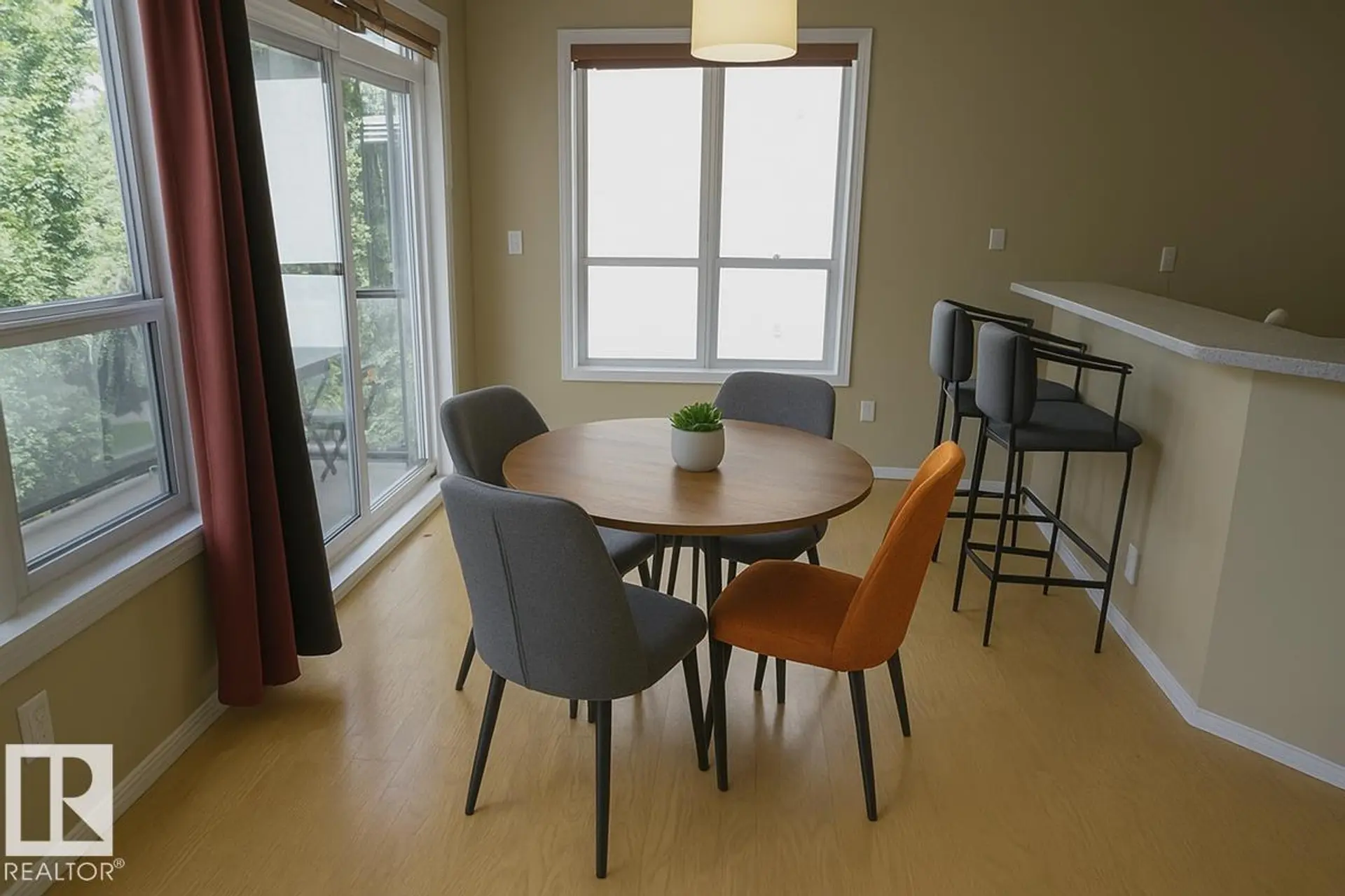 #434 10023 110 ST NW - Image 8