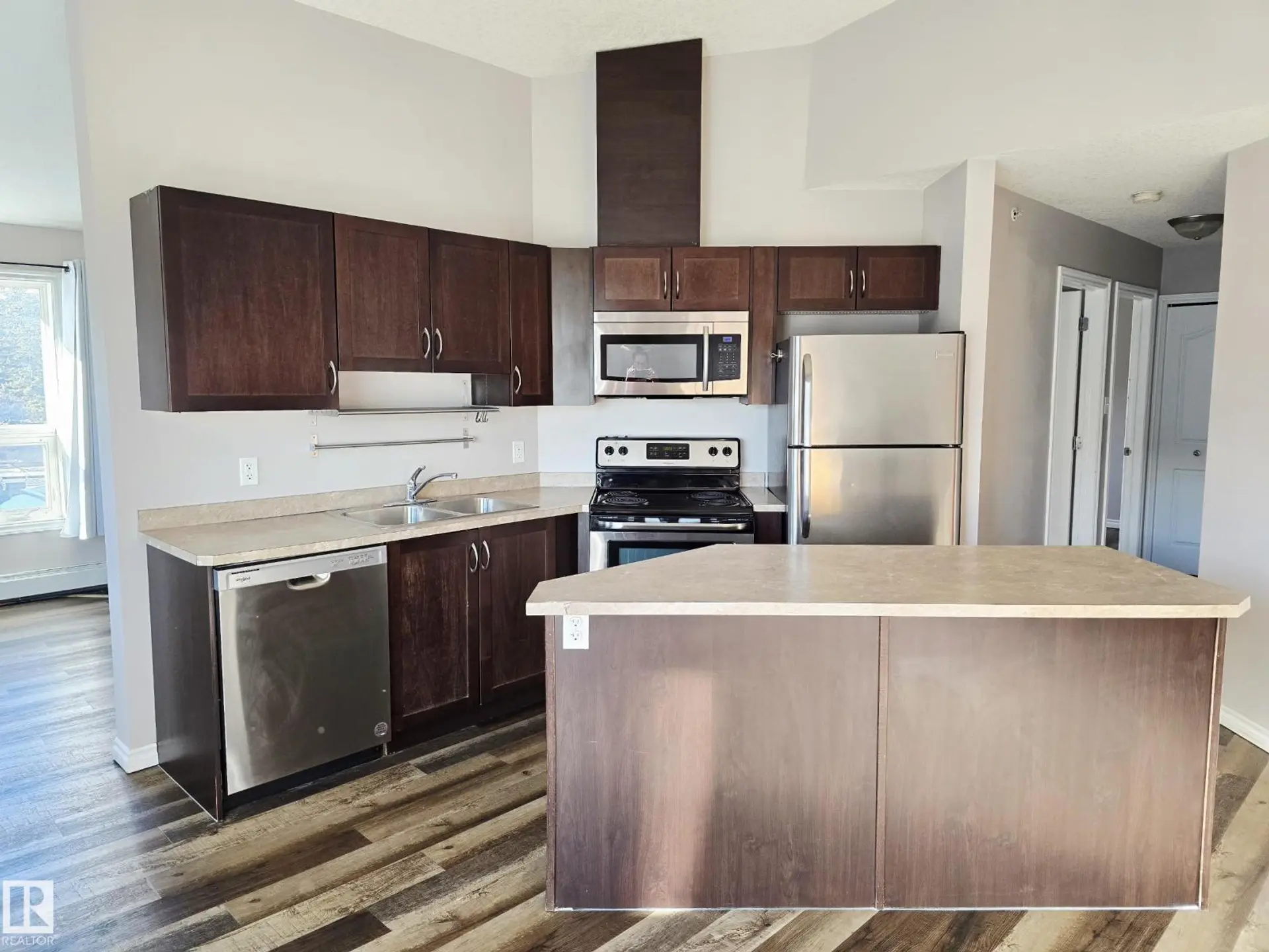 #401 10710 116 ST NW - Image 1