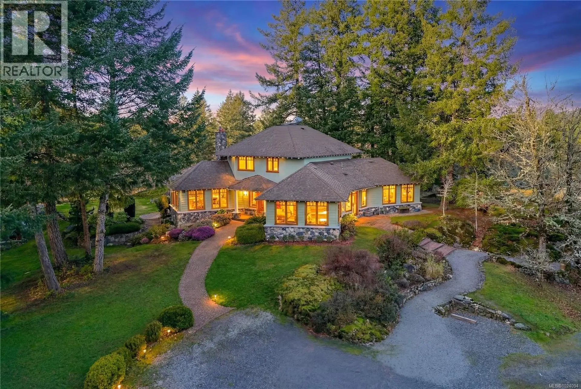 Property at 240 Viaduct Ave W, Saanich, BC