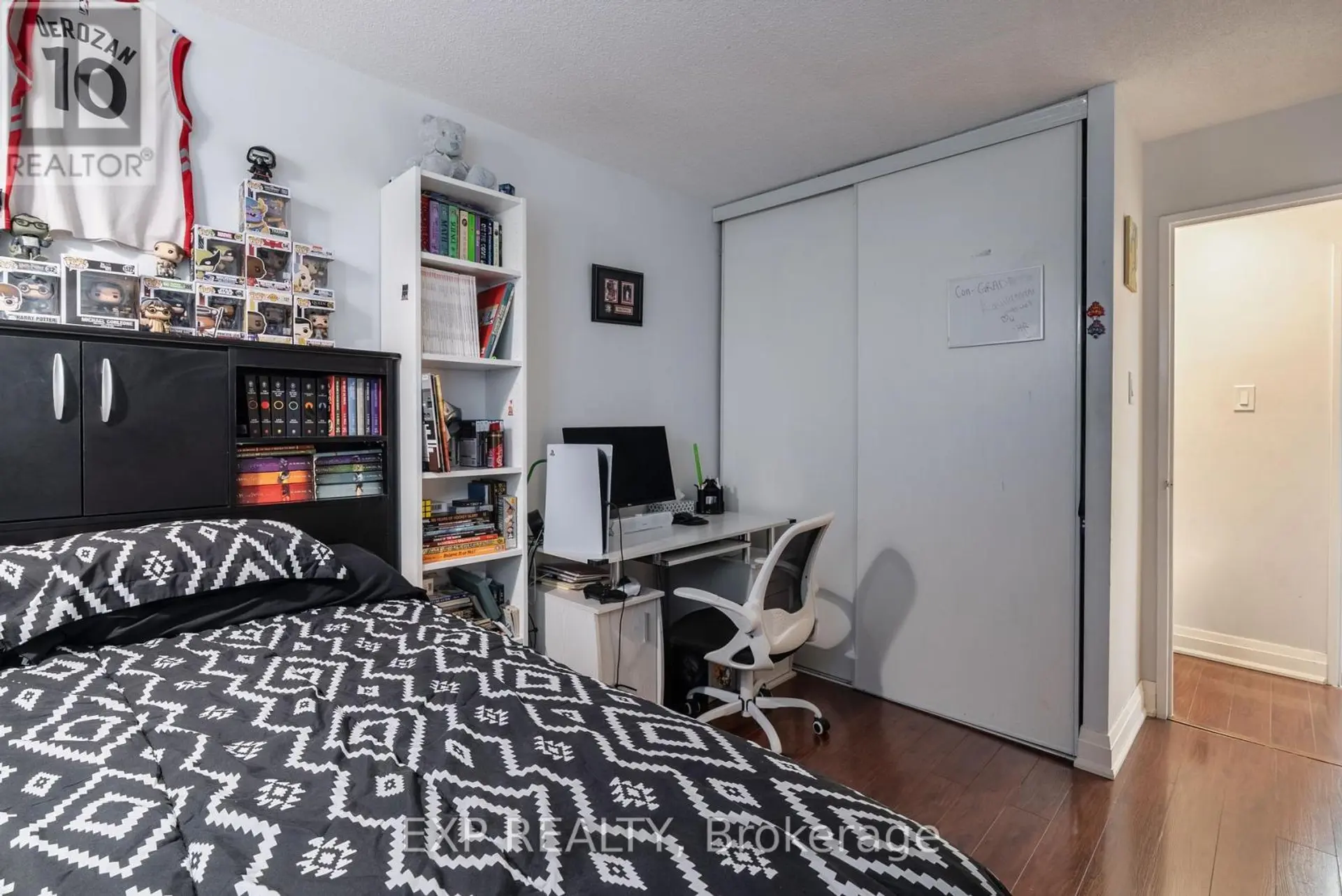#714 45 SUNRISE AVENUE - Image 14