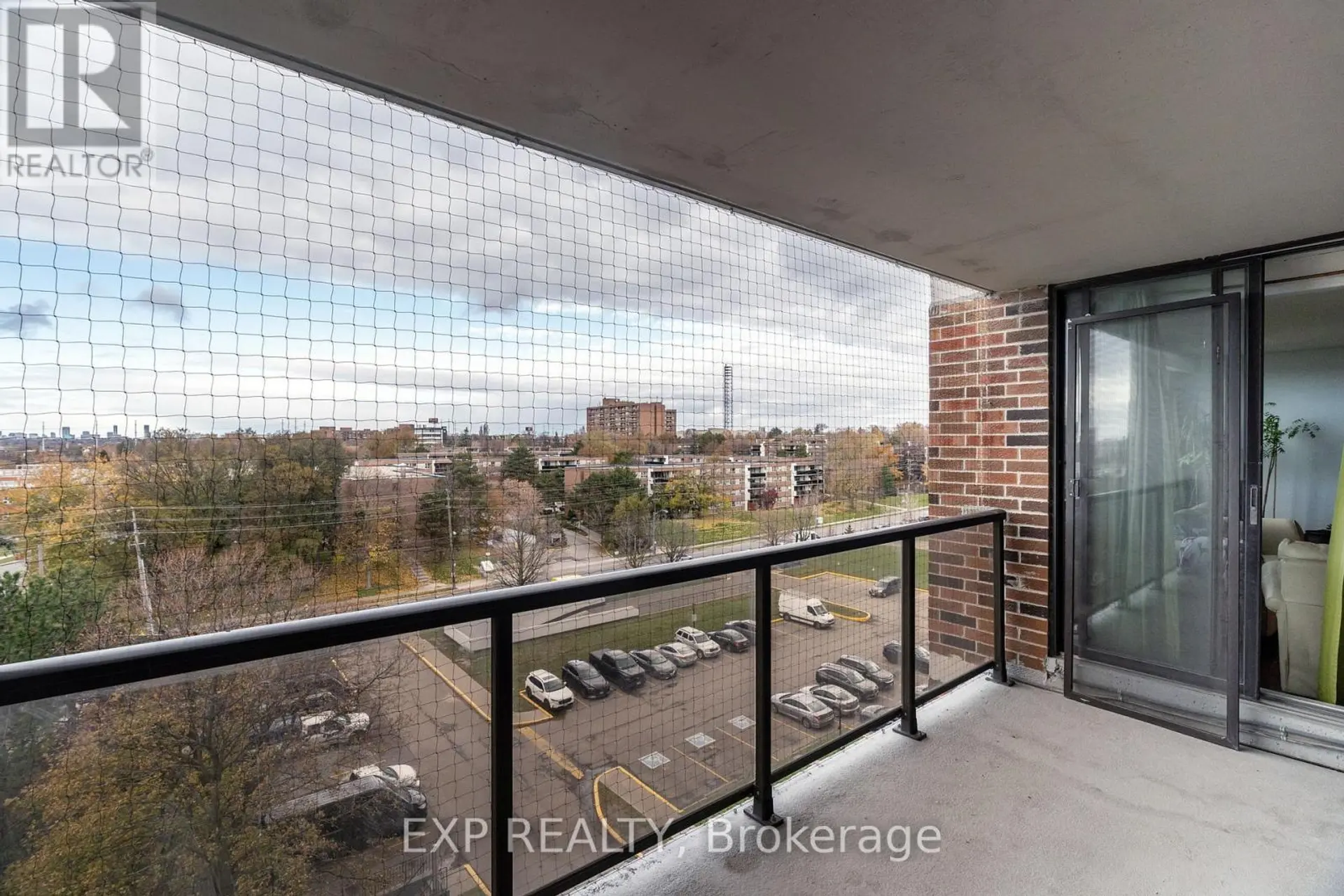#714 45 SUNRISE AVENUE - Image 16