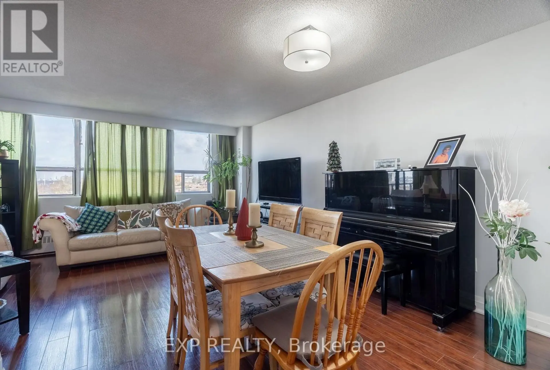 #714 45 SUNRISE AVENUE - Image 5
